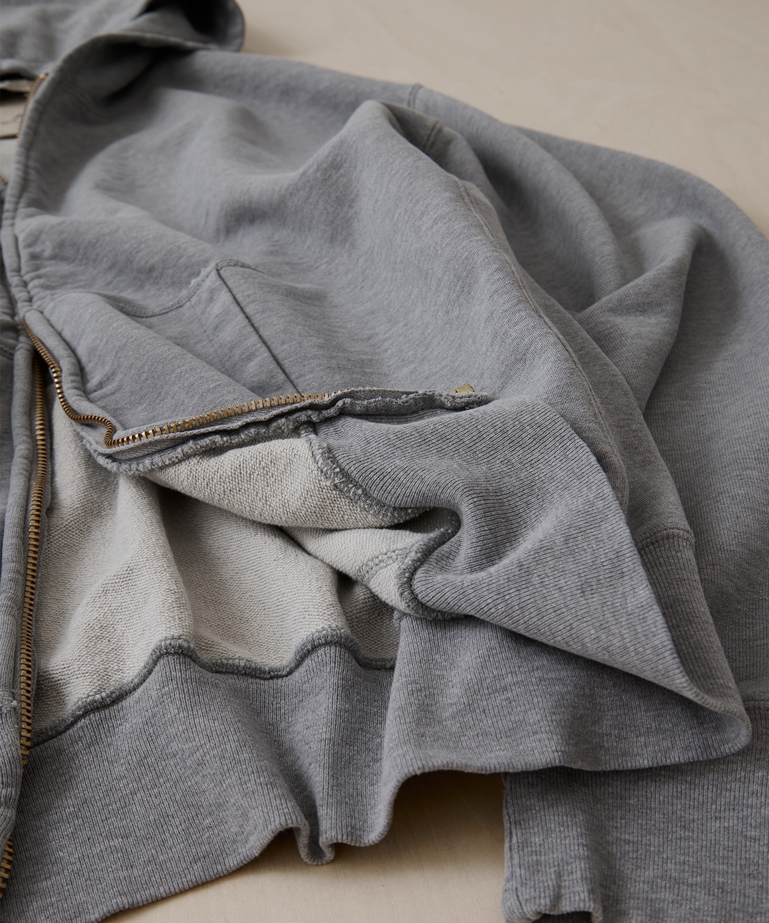 SP加工裏毛ZIPパーカー New Fit REMI RELIEF