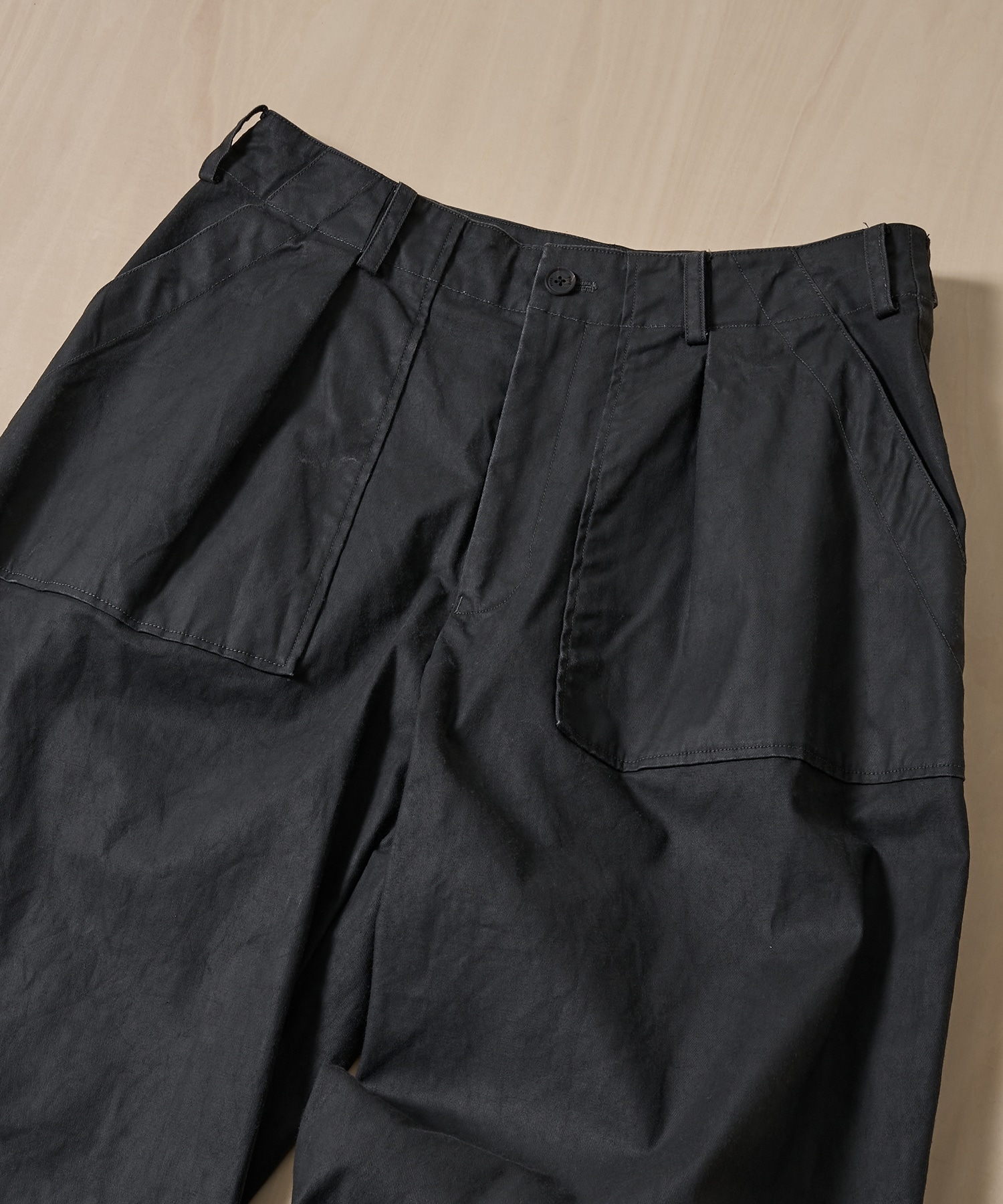 Coating Cotton 1pleated Backer Pants YOKE