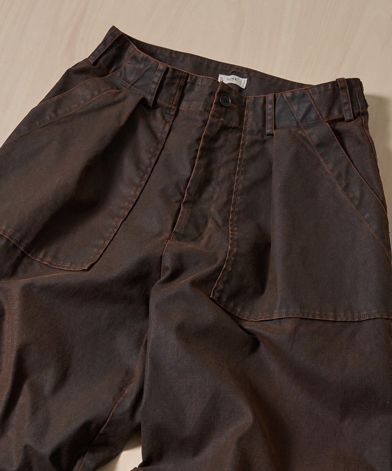 Coating Cotton 1pleated Backer Pants YOKE