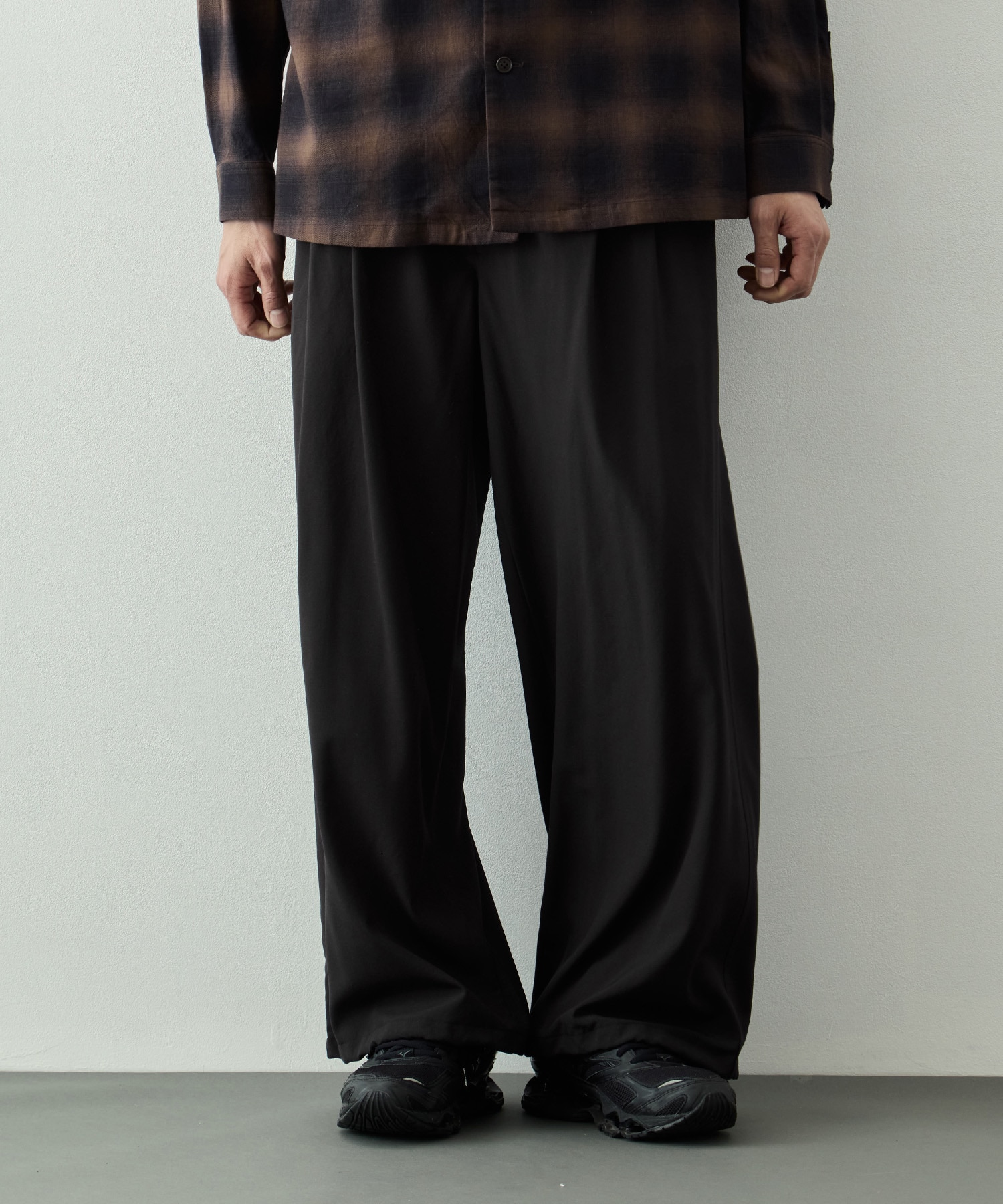 Wool Washer Tropical 2pleated Easy Trousers YOKE