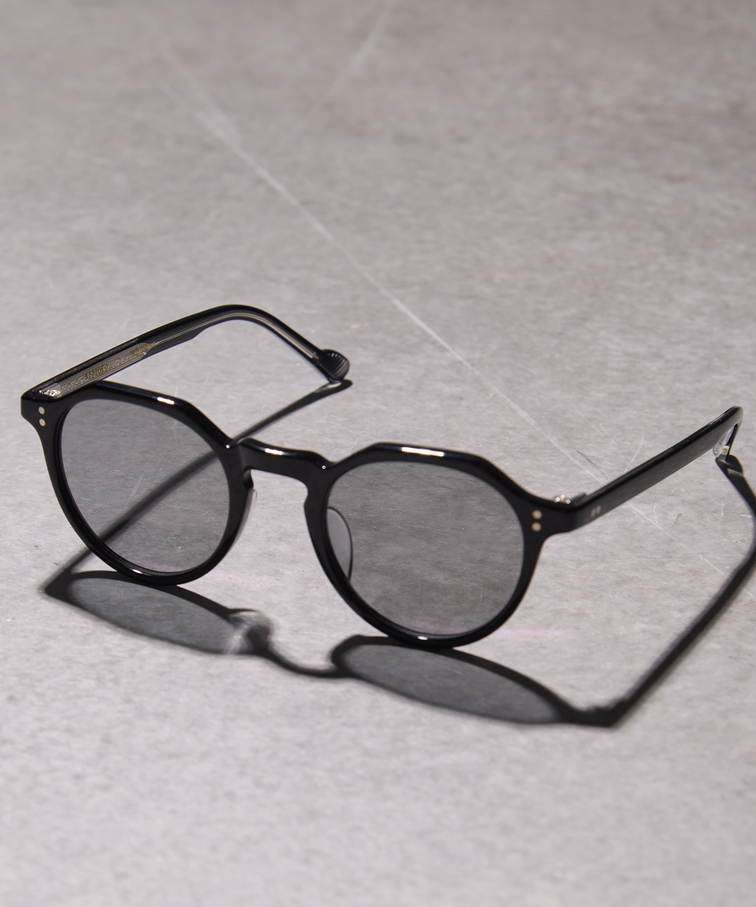 ATTACHE(47) 47 PBKS-GRY EYEVAN