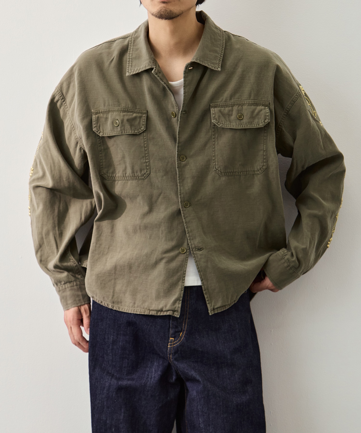 WIDE MILITARY SHIRT(袖：スタッズ) REMI RELIEF