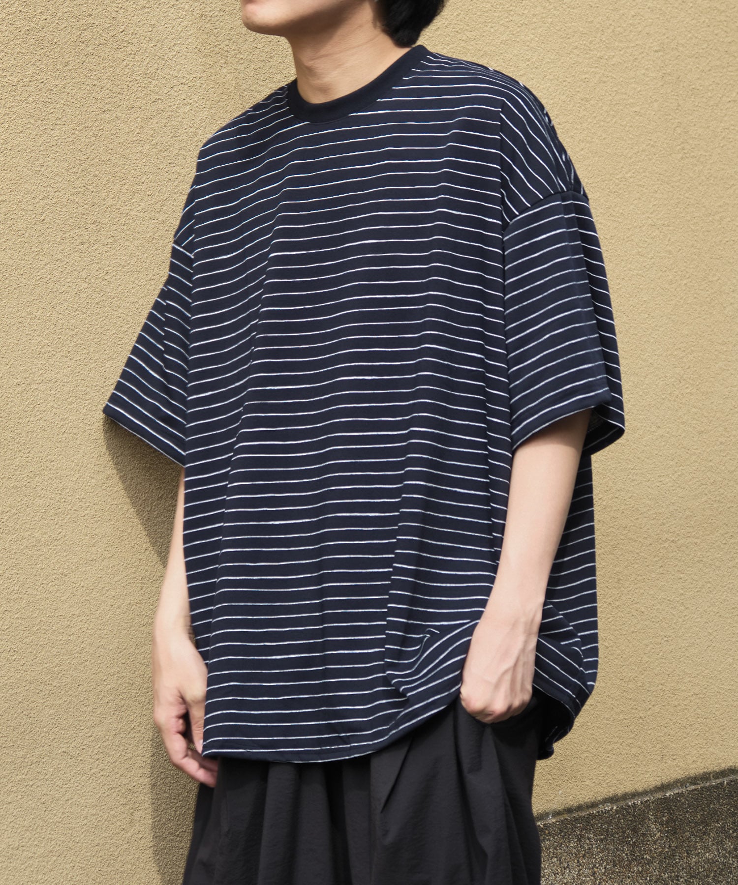 SUPER BIG SIDE STRIPE TECH SS TEE S.F.C