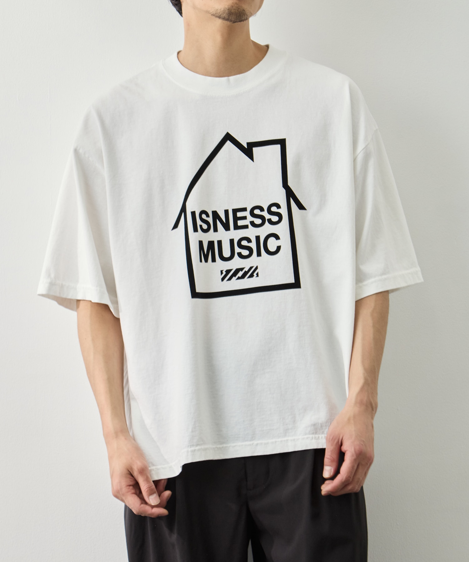 LOGO T-SHIRT is-ness