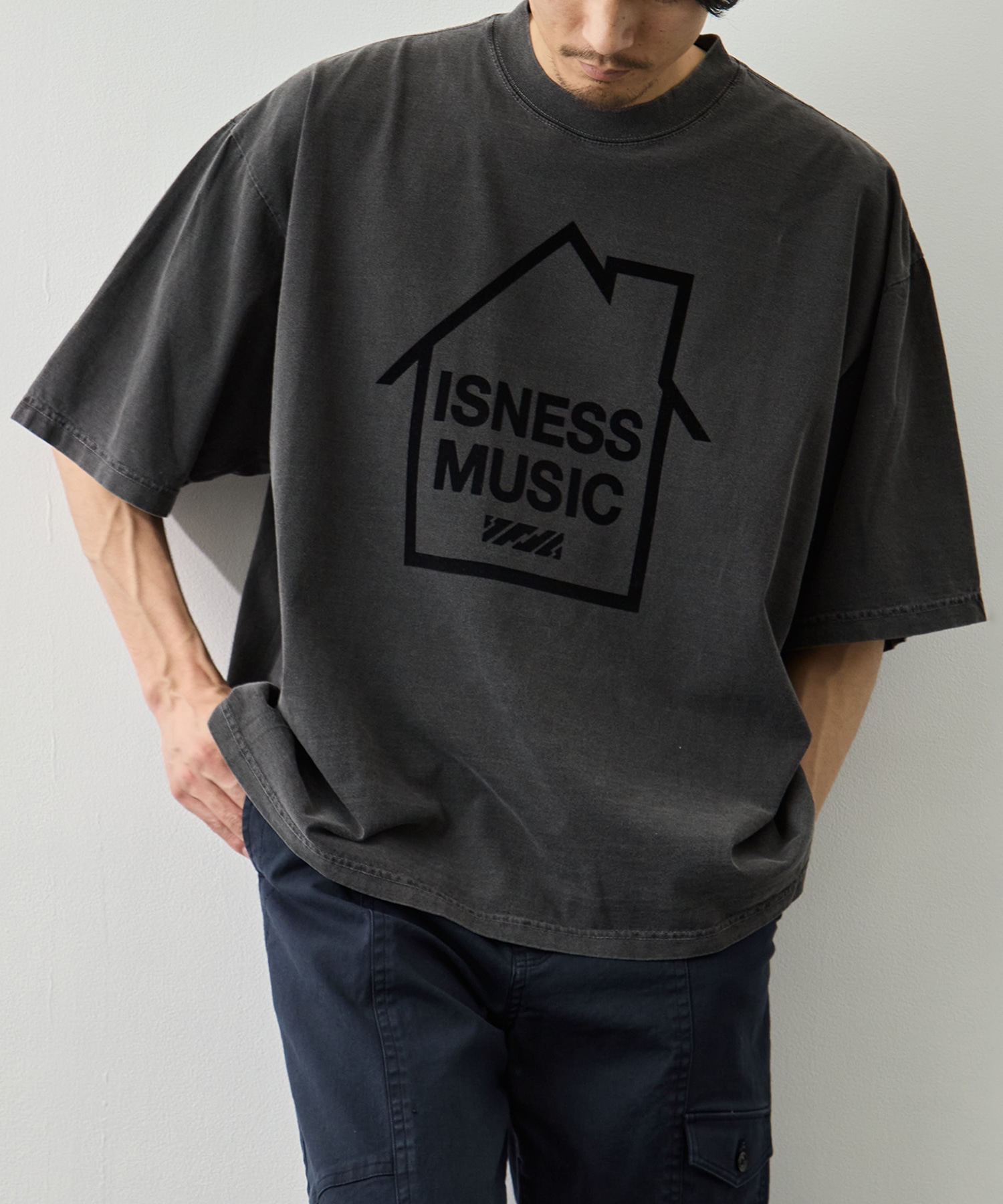 LOGO T-SHIRT is-ness
