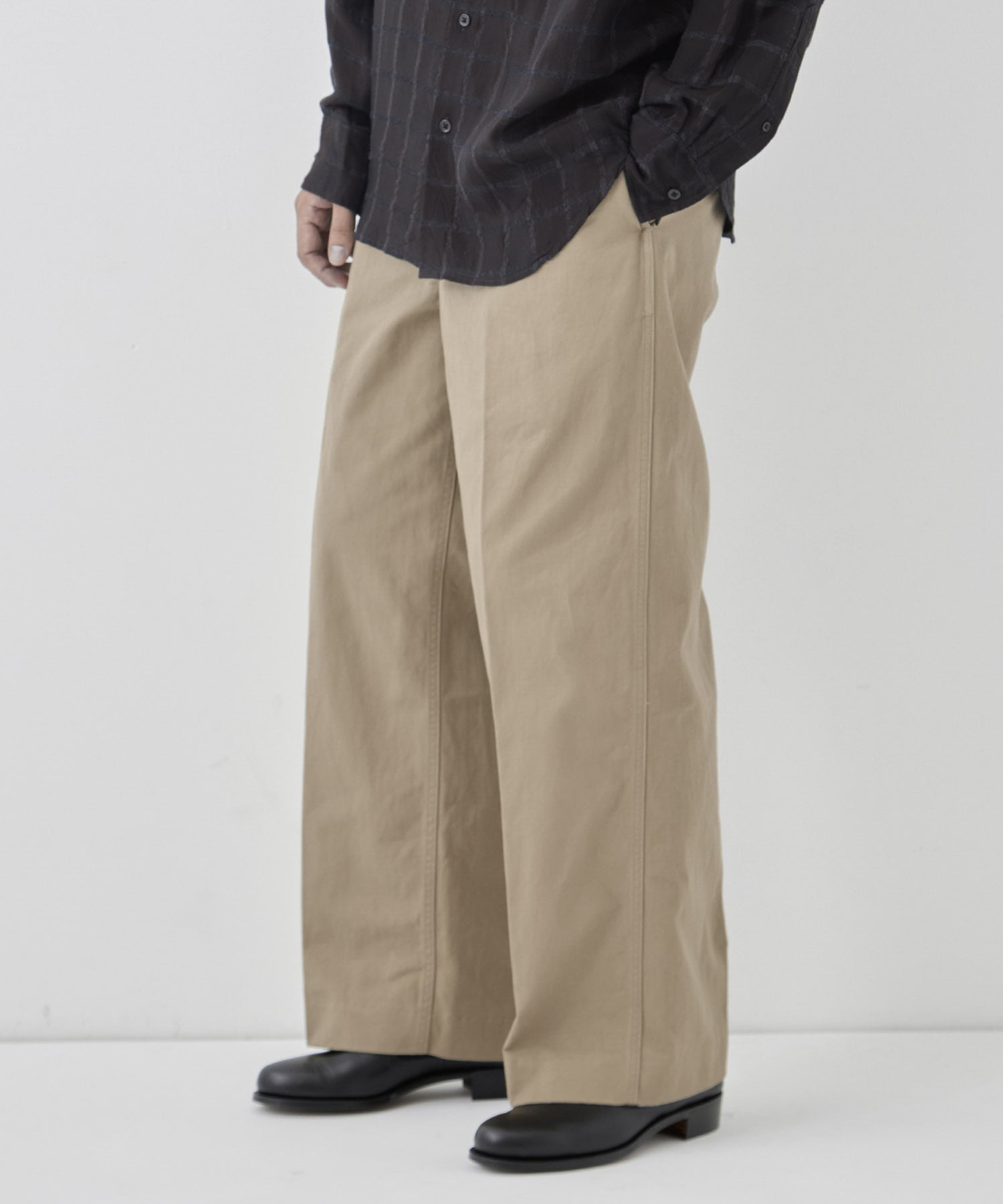 52 Wide Chino Pants blurhmsROOTSTOCK