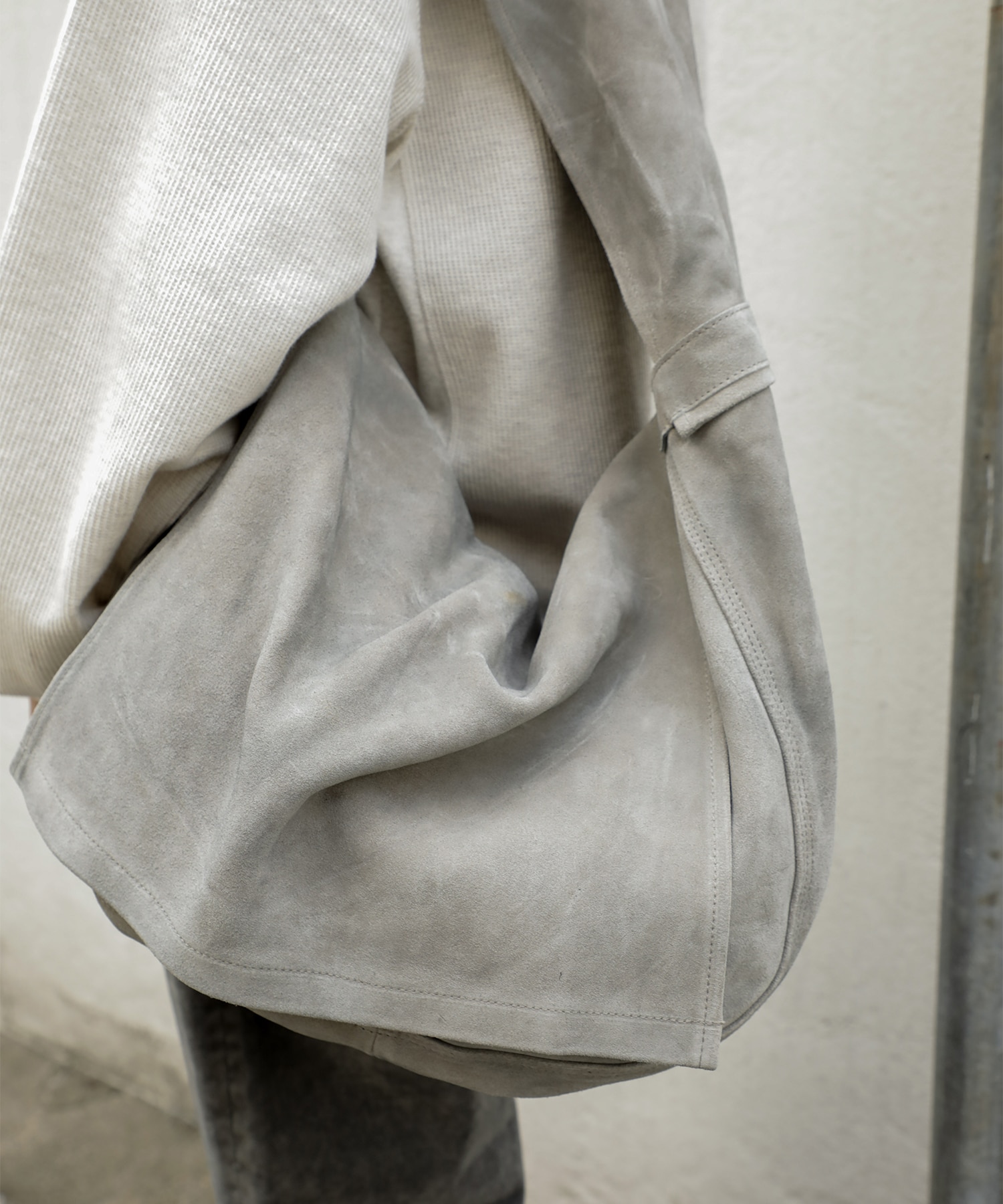 LEATHER SHOULDER BAG -Cow split leather- SEVEN BY SEVEN