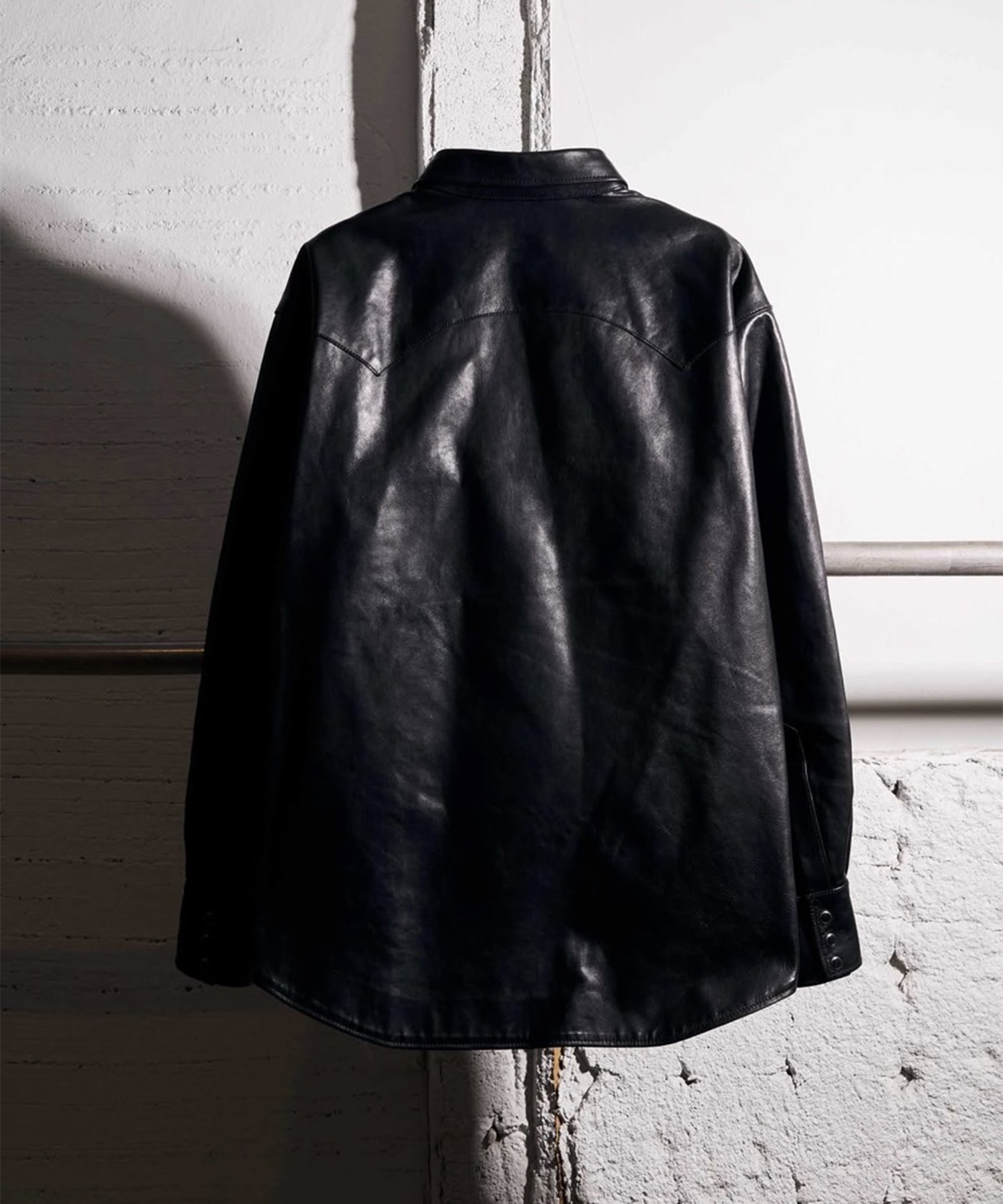 HORSE LEATHER SHIRT VINTAGE W MASSES