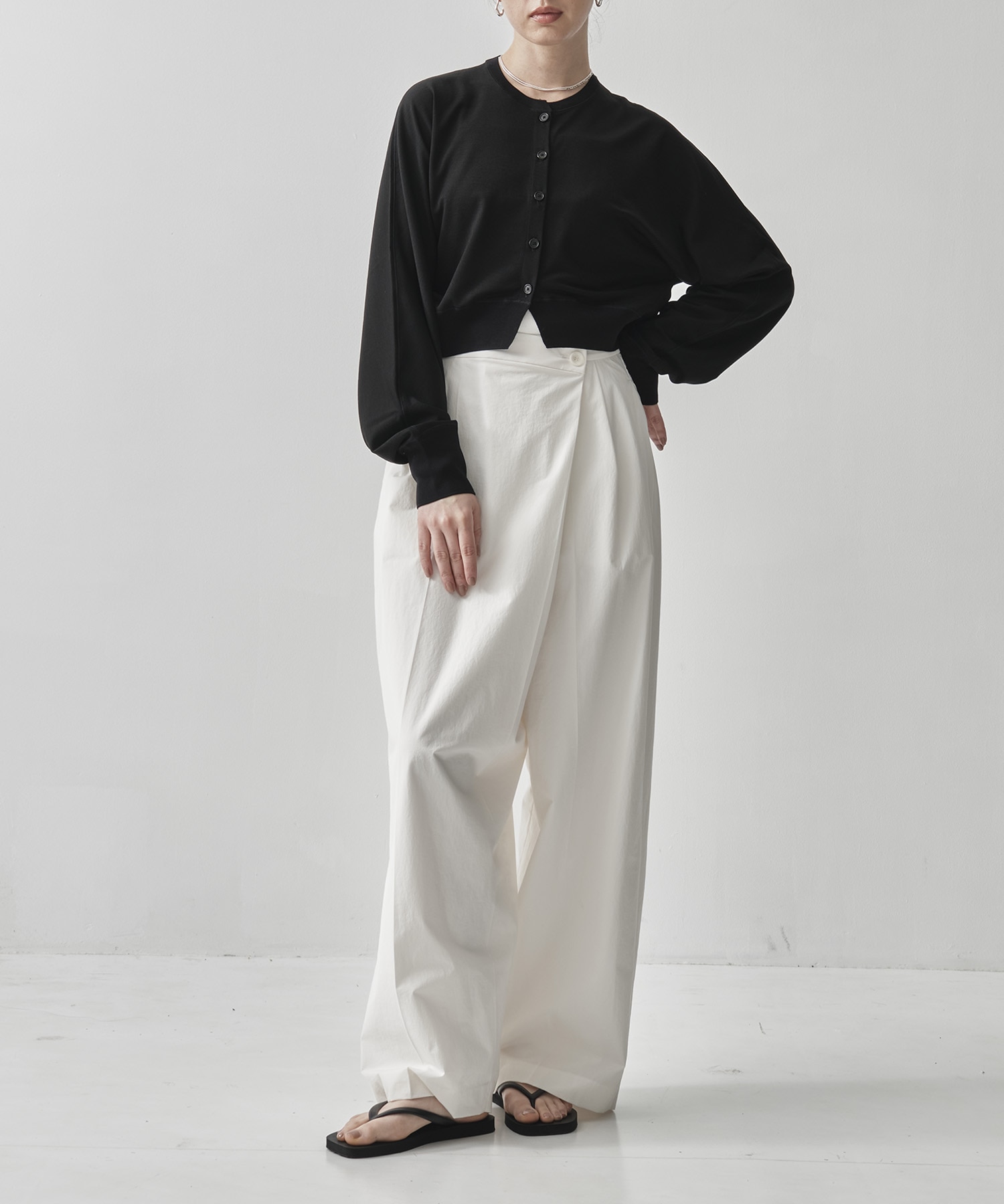 Crew Neck Cropped Knit Cardigan GOOD PEOPLE GOOD STITCHING GOOD PRODUCT