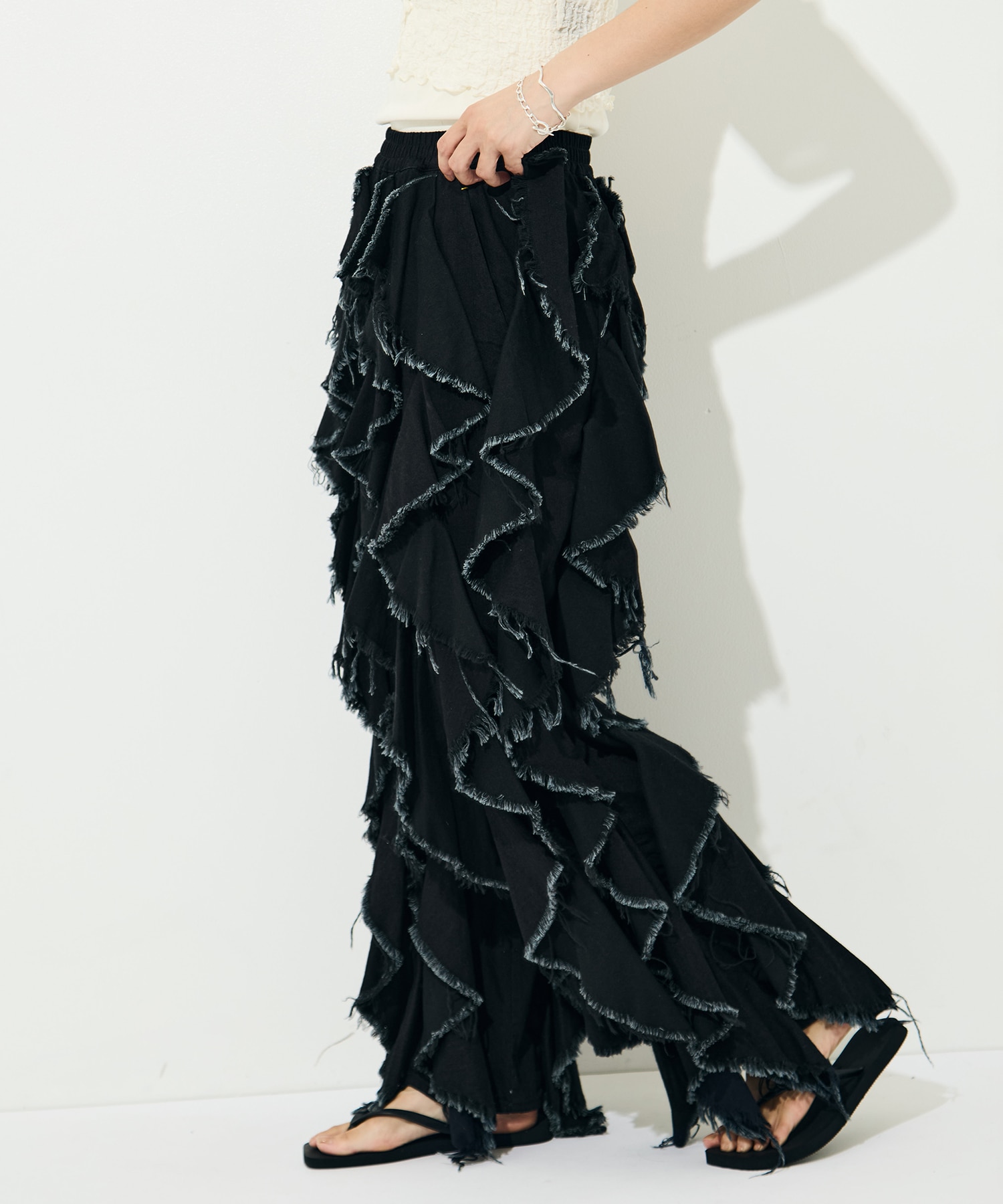 LIGHT OZ RUFFLE DENIM PANTS BELPER