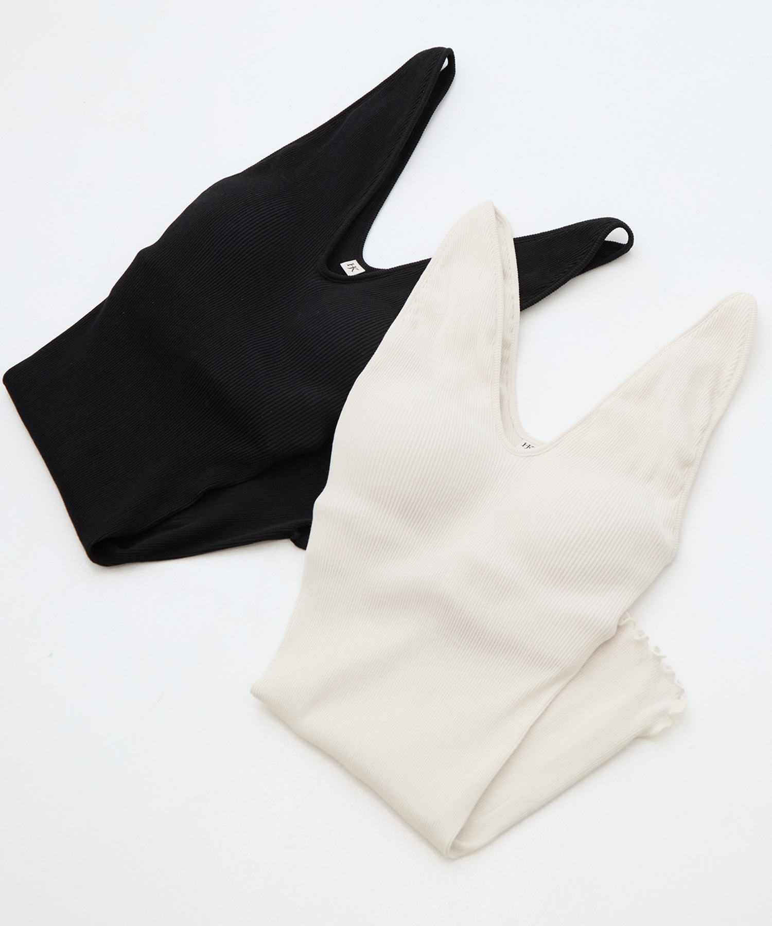 Twist cotton V-neck tanktop HAKUJI