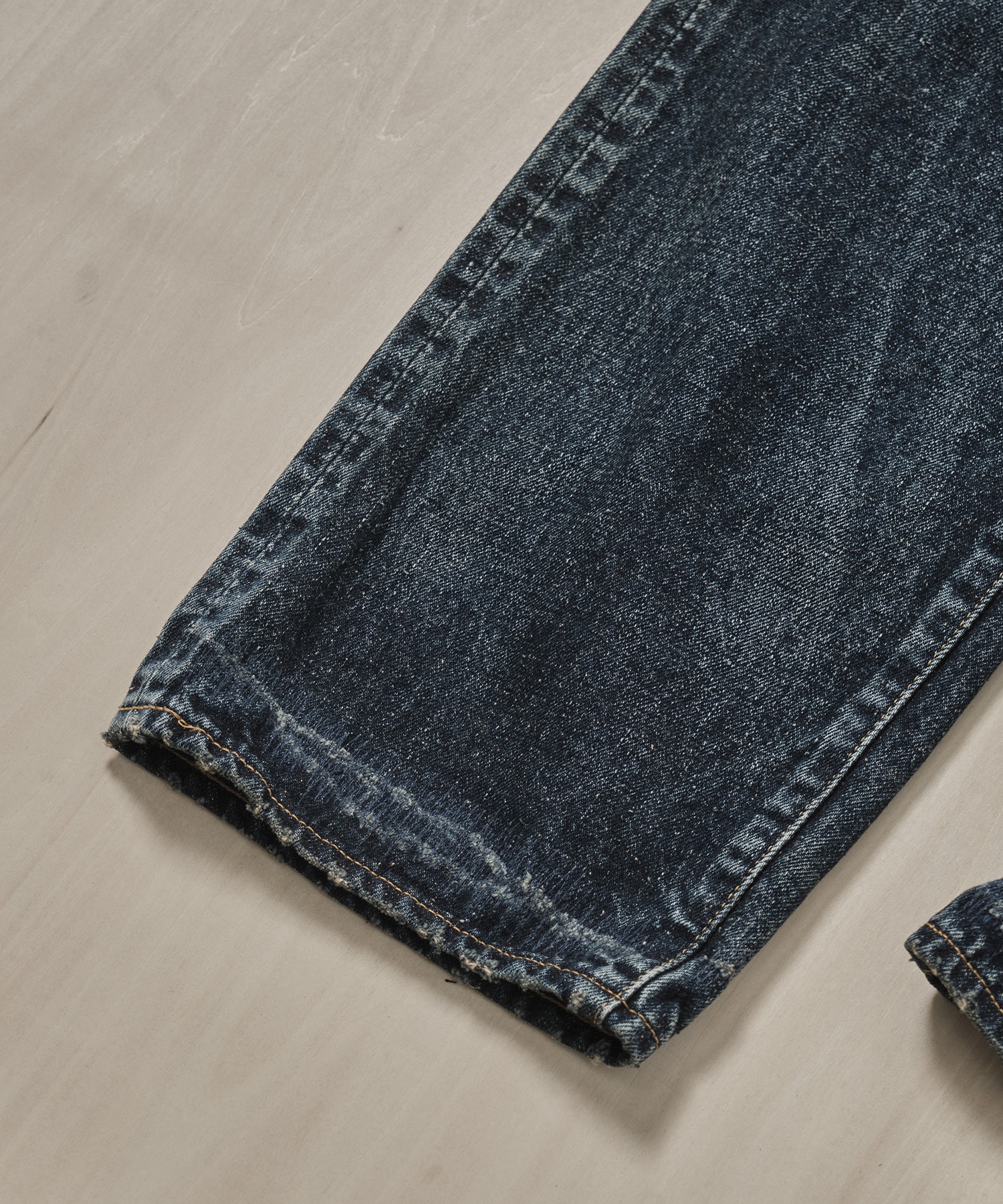 #002 1942 LV JEANS New Manual