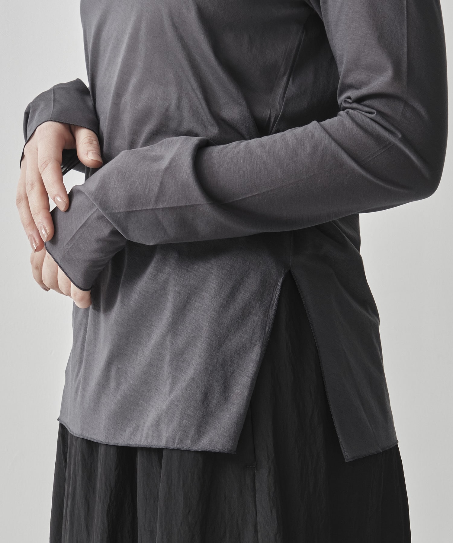 Side Slit Crew Neck Long Sleeve T GOOD PEOPLE GOOD STITCHING GOOD PRODUCT