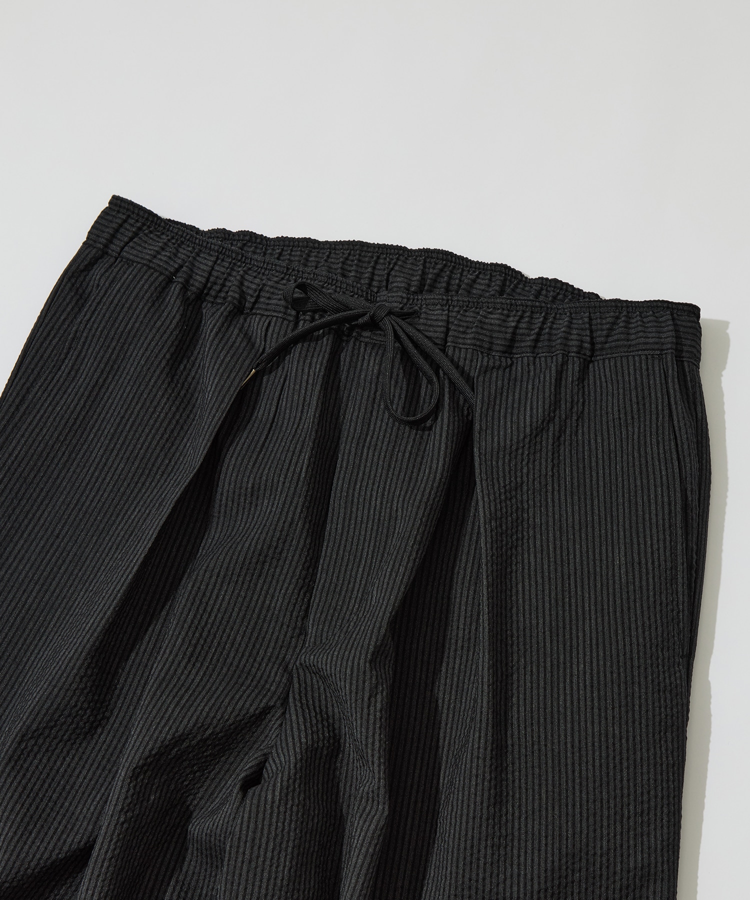 DOUBLE TUCK SHORTS marka