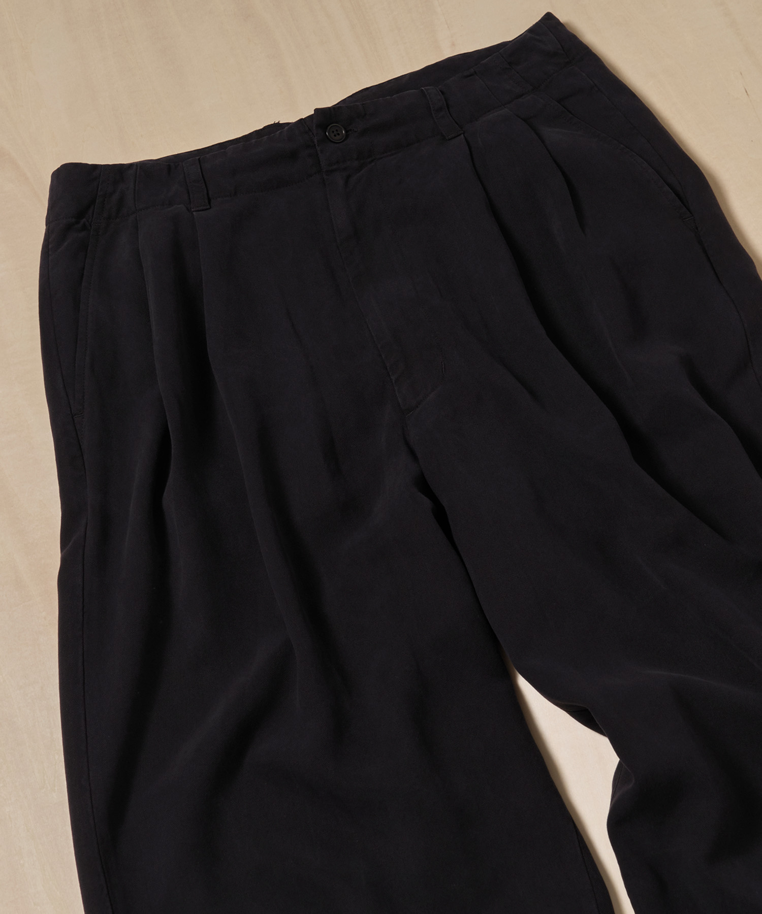 別注tencel wide slacls concause