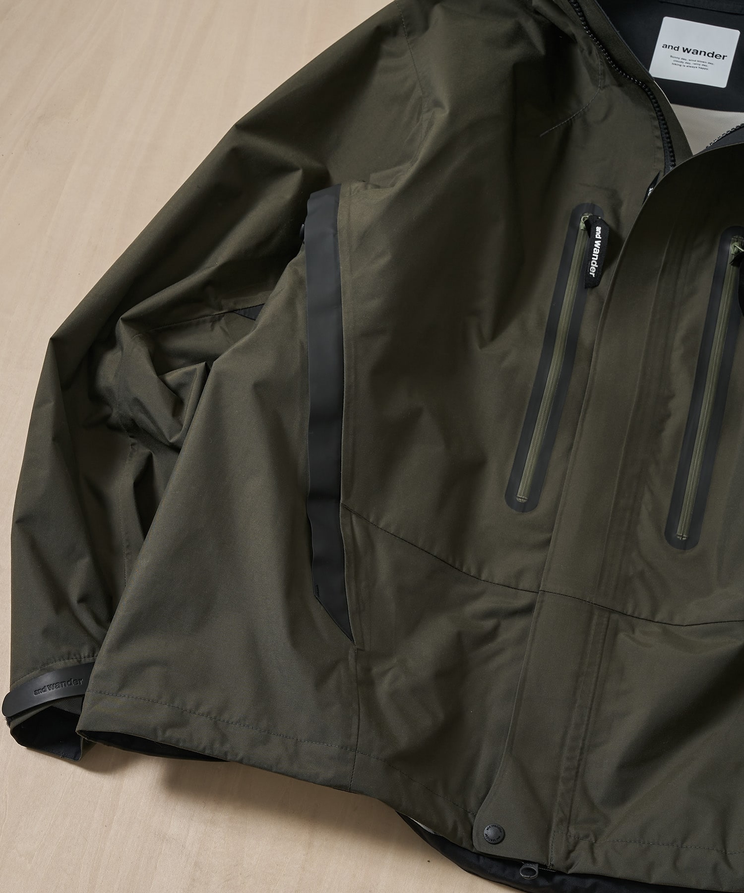 2.5L hiker rain jacket and wander
