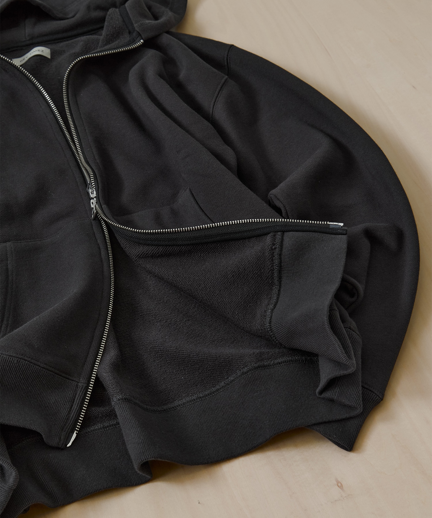 コンパクトループFテリーZipフーディー KEY TIMEZ