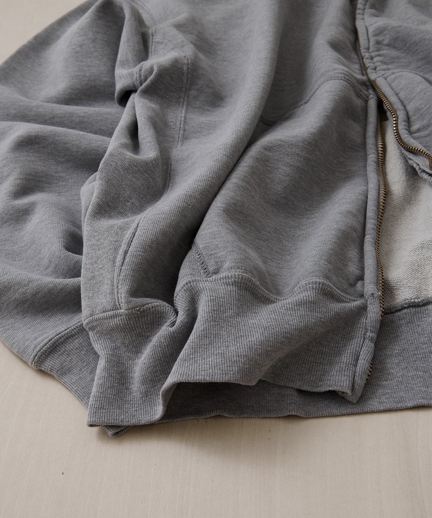 SP加工裏毛ZIPパーカー New Fit REMI RELIEF