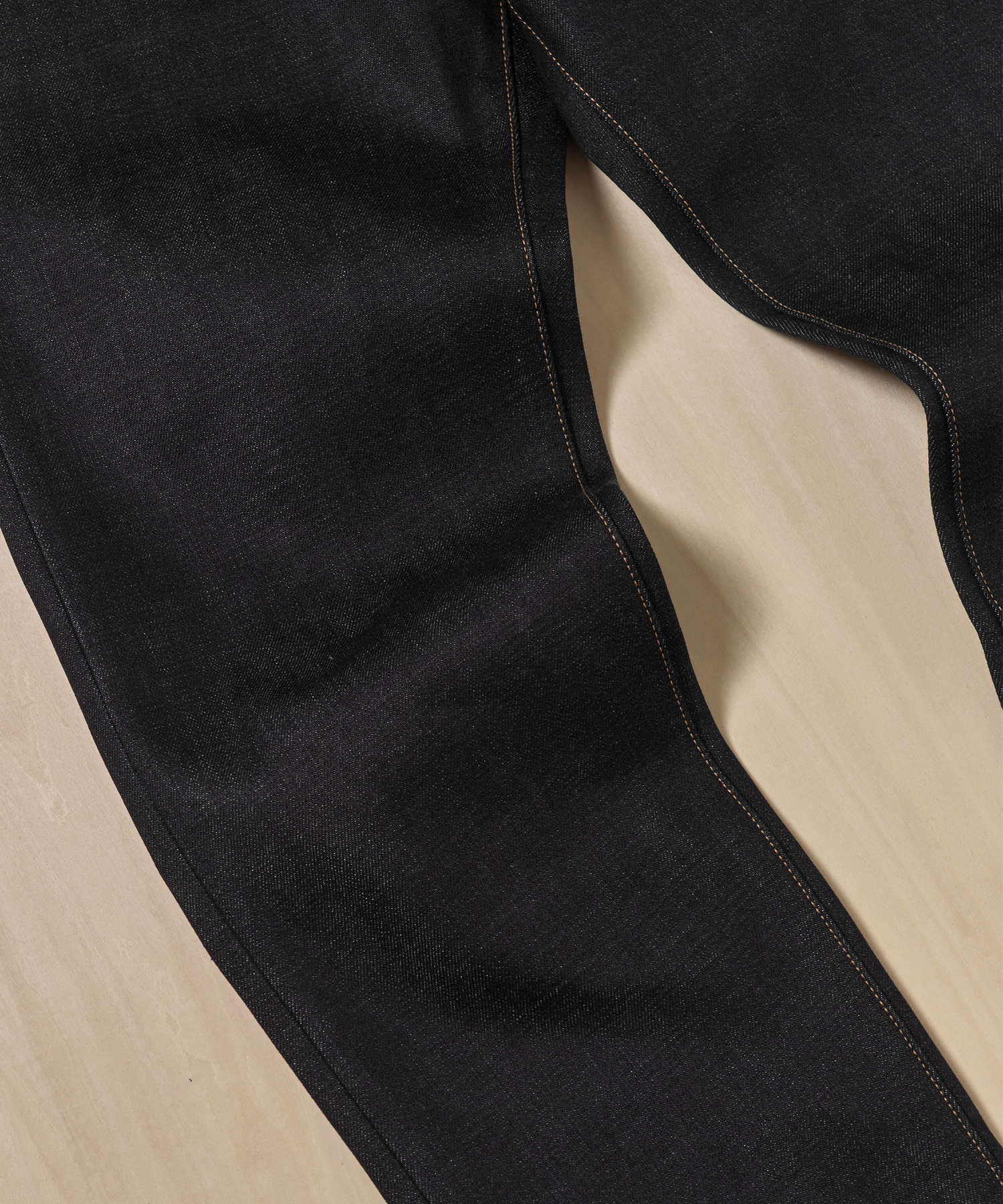 #200 STANDARD TAPERED 14.7oz MOMOTARO JEANS