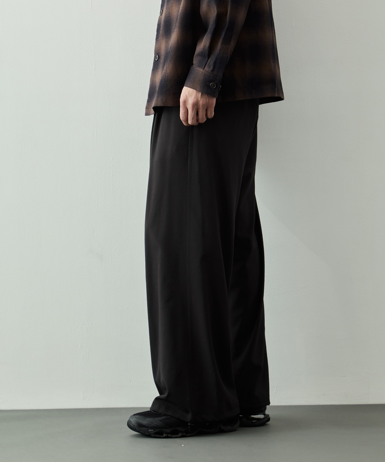 Wool Washer Tropical 2pleated Easy Trousers YOKE