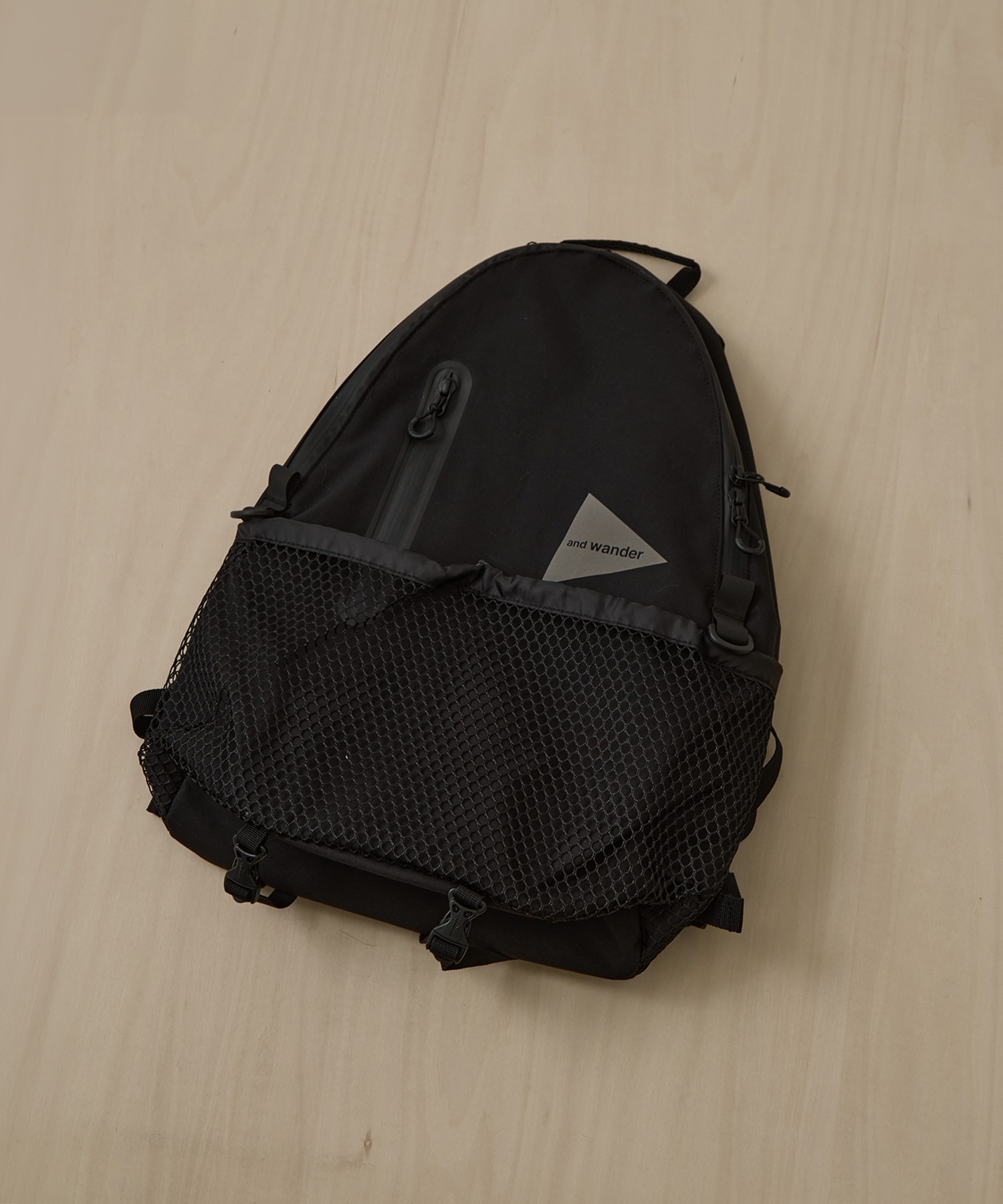PE/CO 20L daypack and wander