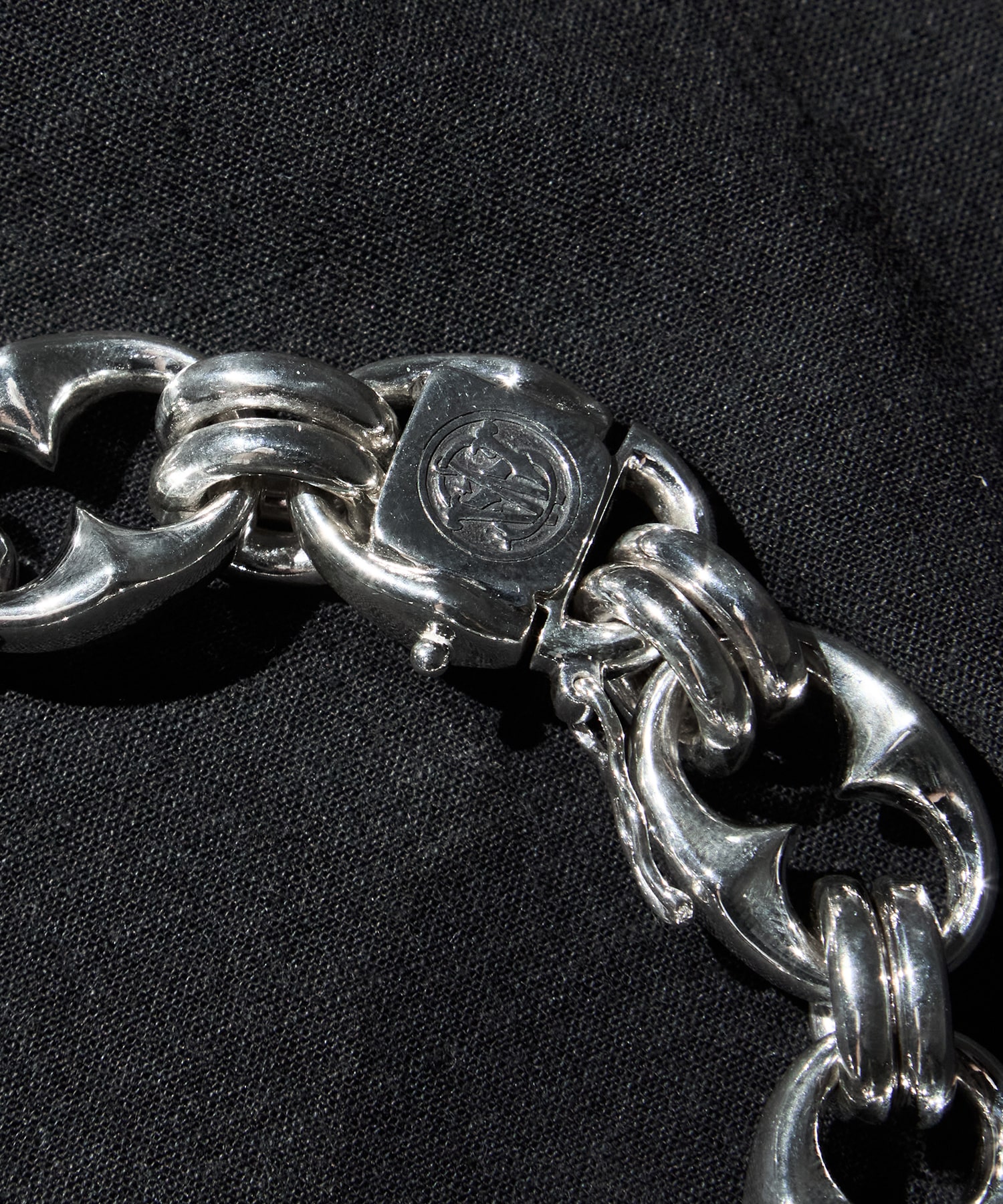 OVAL BRACELET MASSES