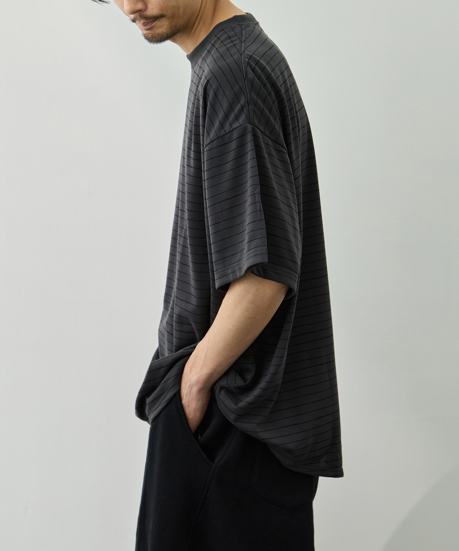SUPER BIG SIDE STRIPE TECH SS TEE S.F.C