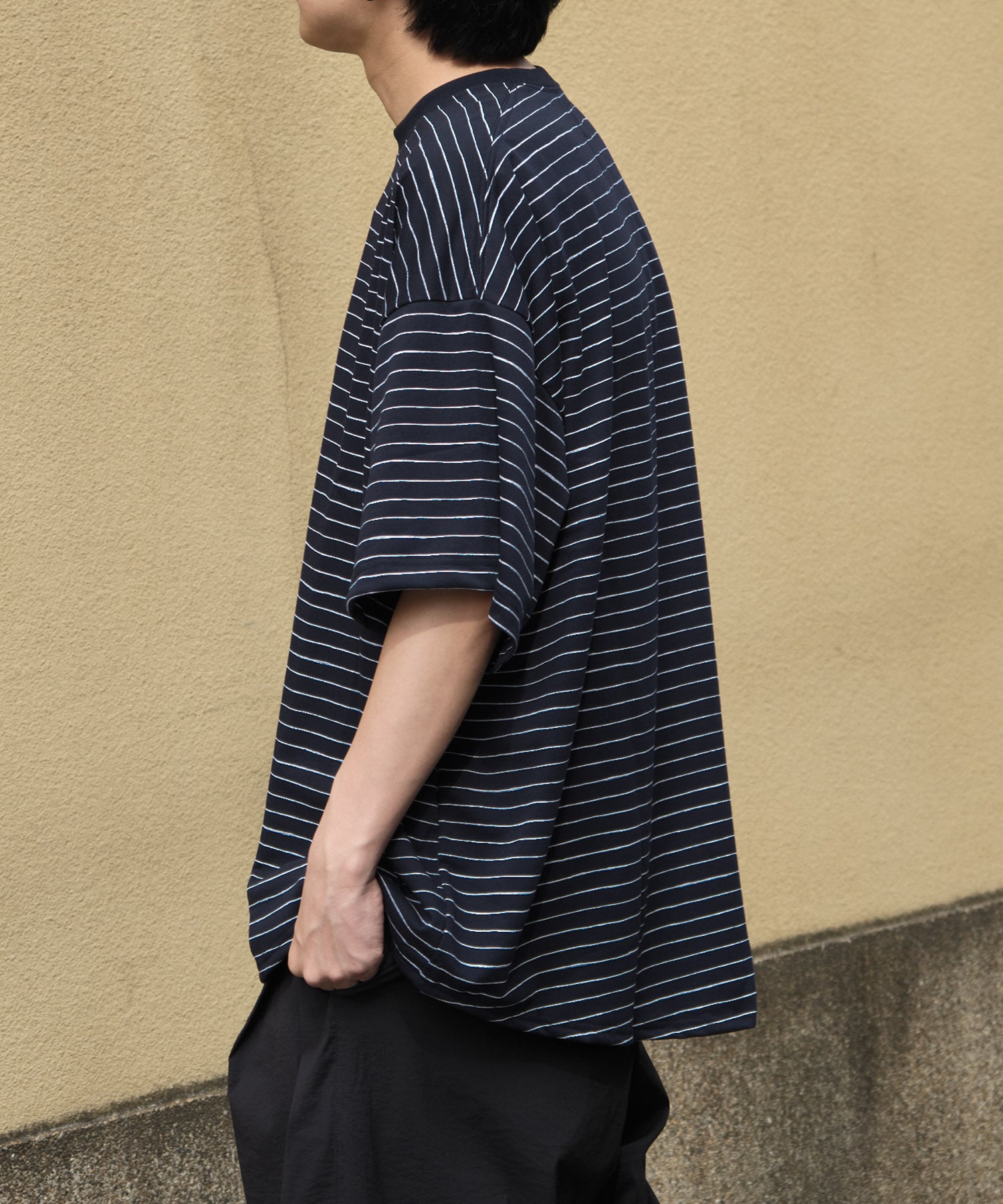 SUPER BIG SIDE STRIPE TECH SS TEE S.F.C