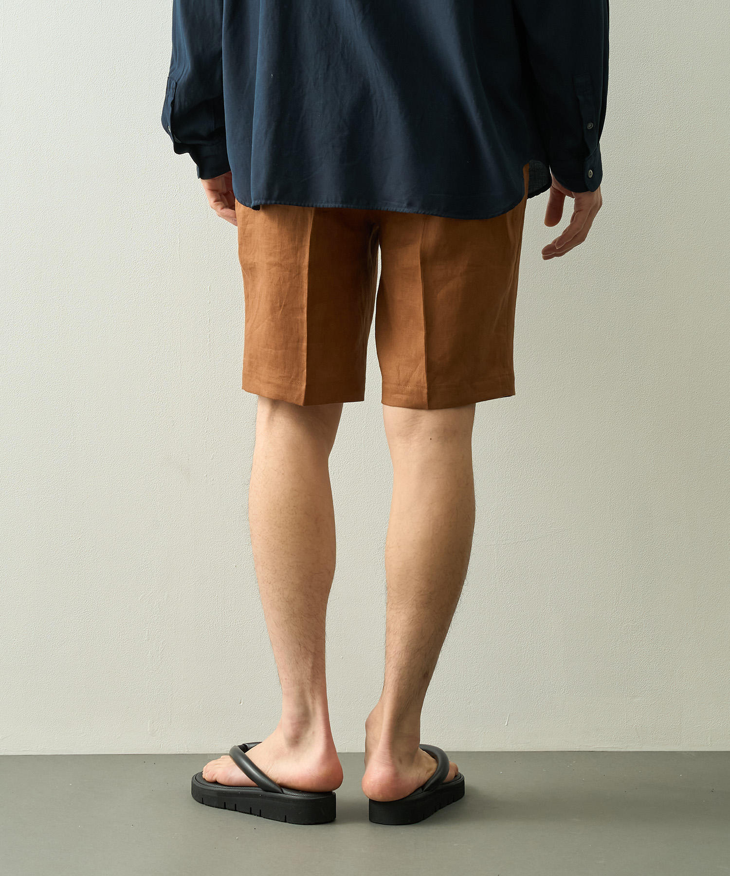 LINEN ONE TUCK SHORTS FUJI