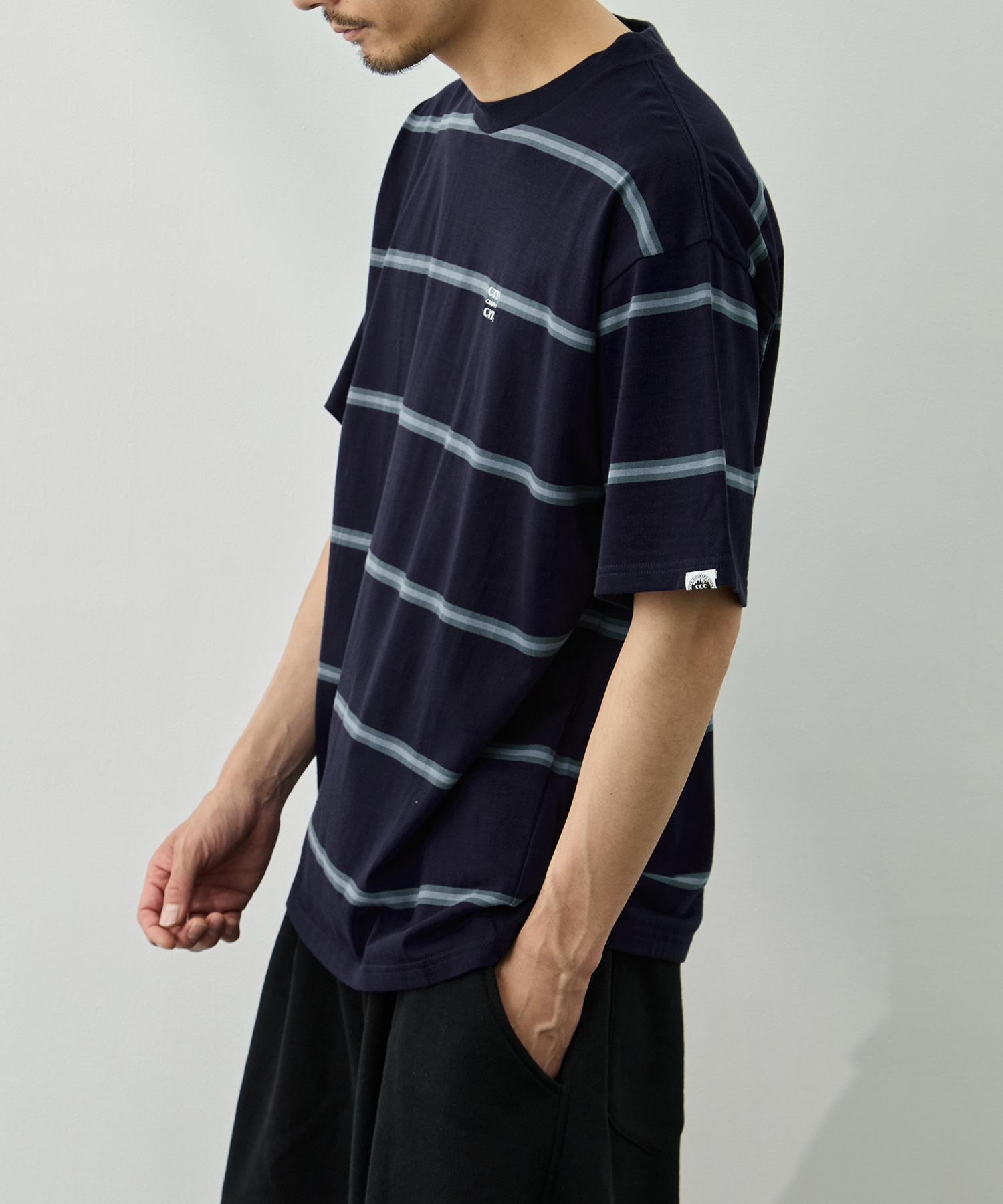 EMBROIDERD LOGO BORDER T-SHIRT CITY COUNTRY CITY
