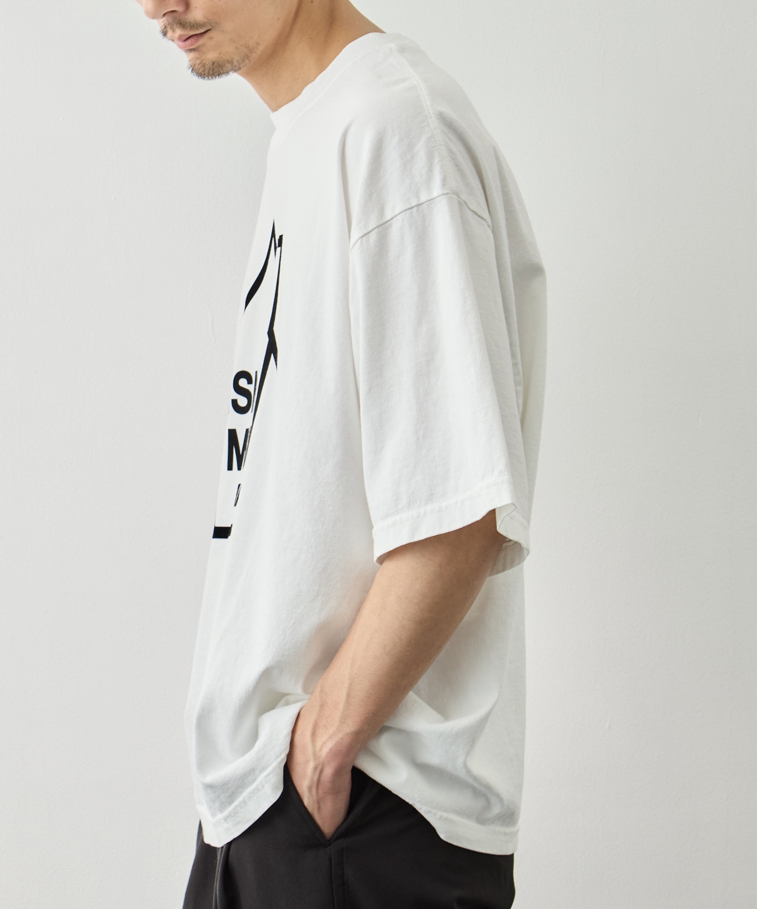 LOGO T-SHIRT is-ness