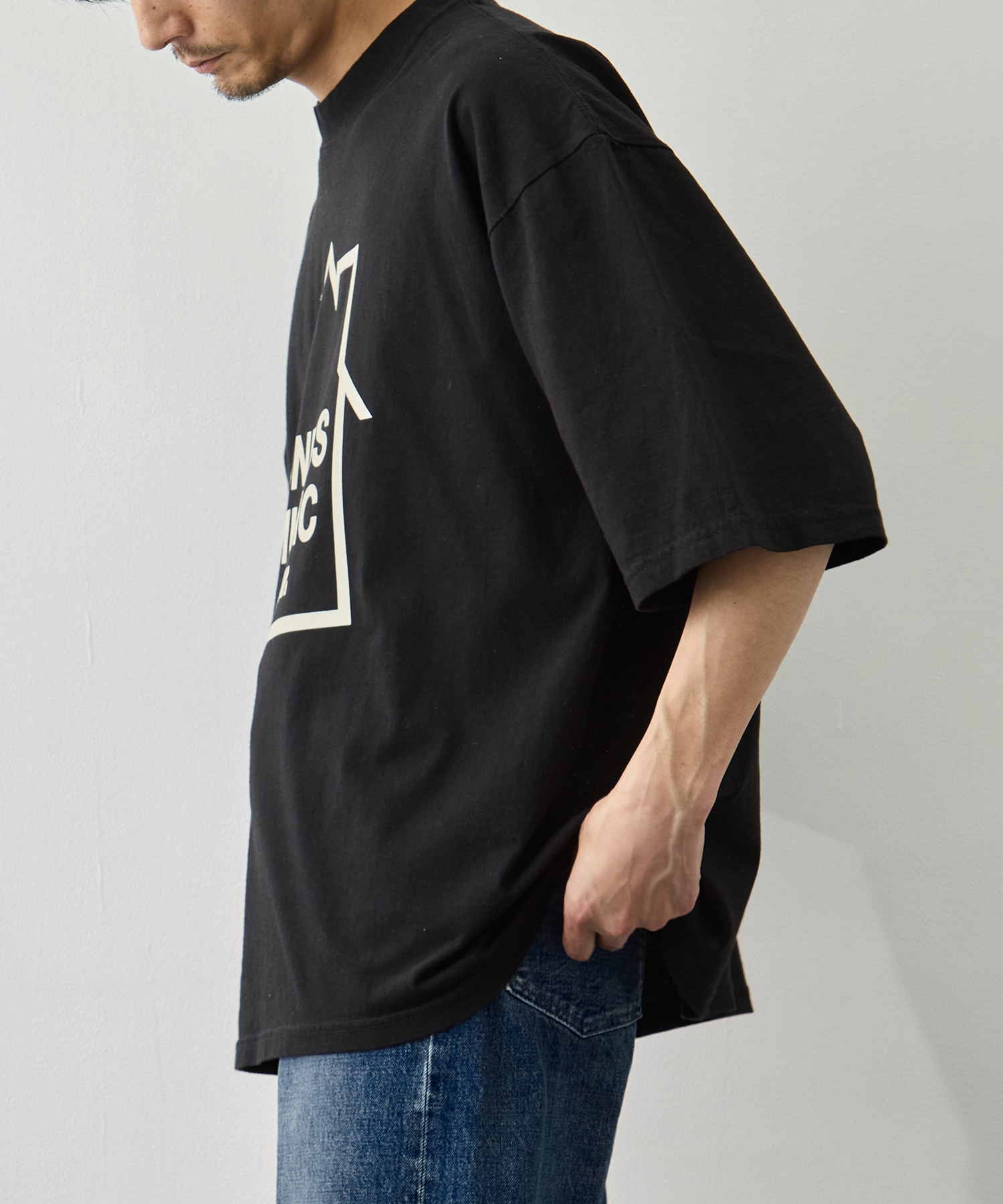 LOGO T-SHIRT is-ness