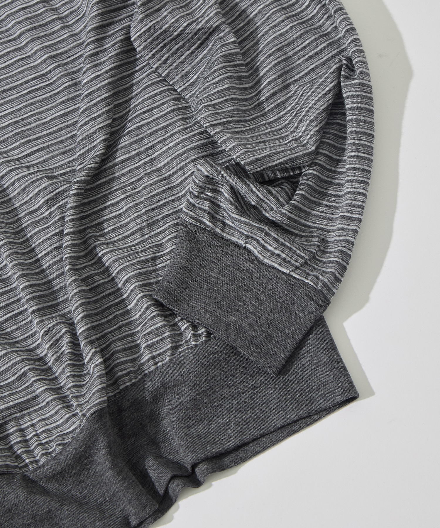 CREW NECK L/S TEE marka