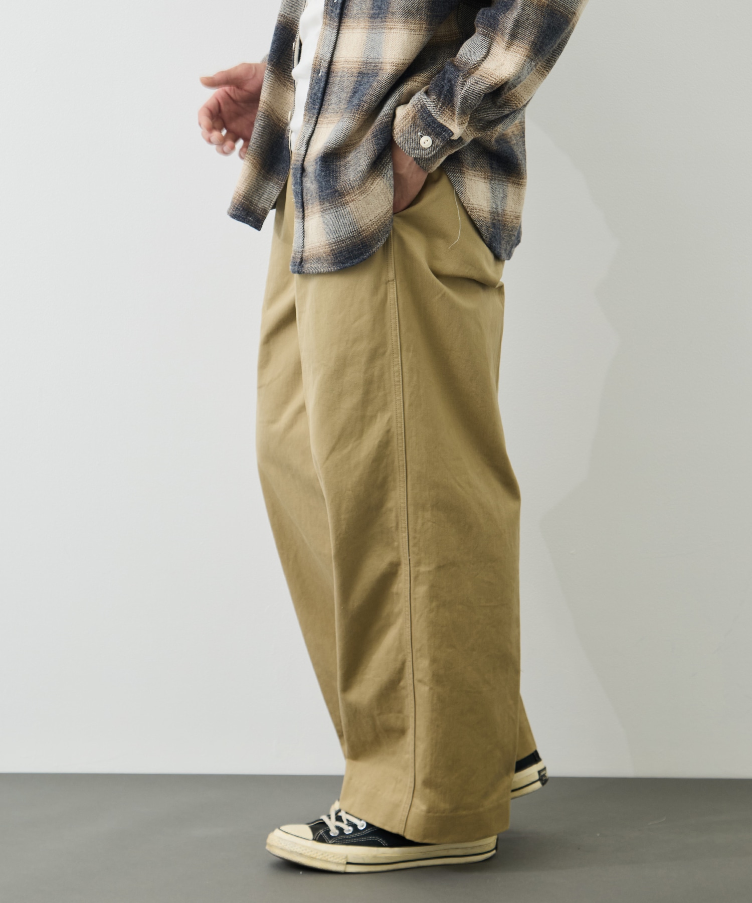 52 Wide Chino Pants blurhmsROOTSTOCK