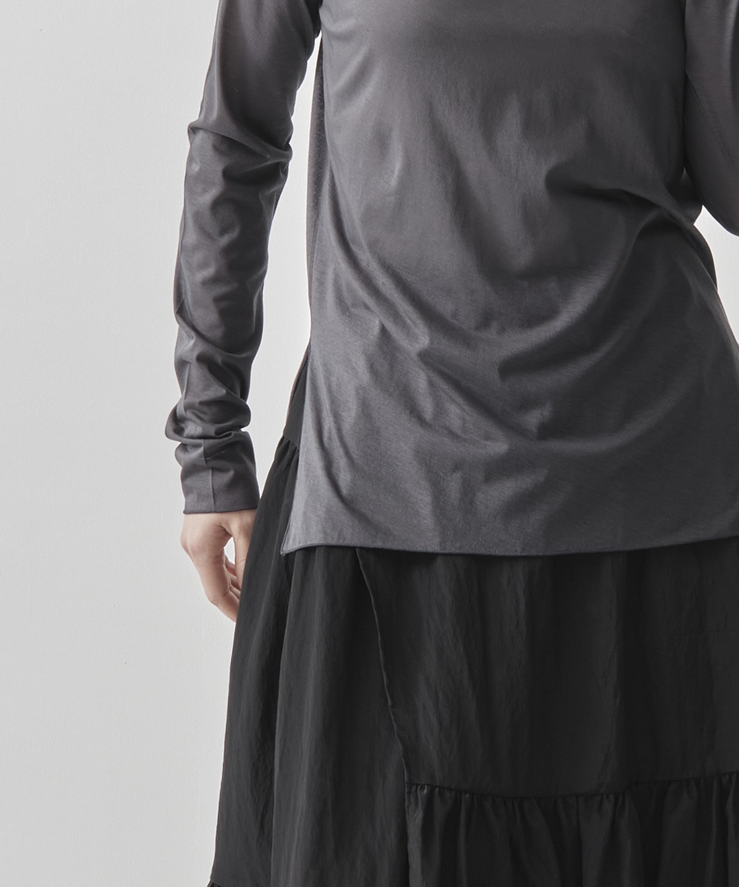 Side Slit Crew Neck Long Sleeve T GOOD PEOPLE GOOD STITCHING GOOD PRODUCT