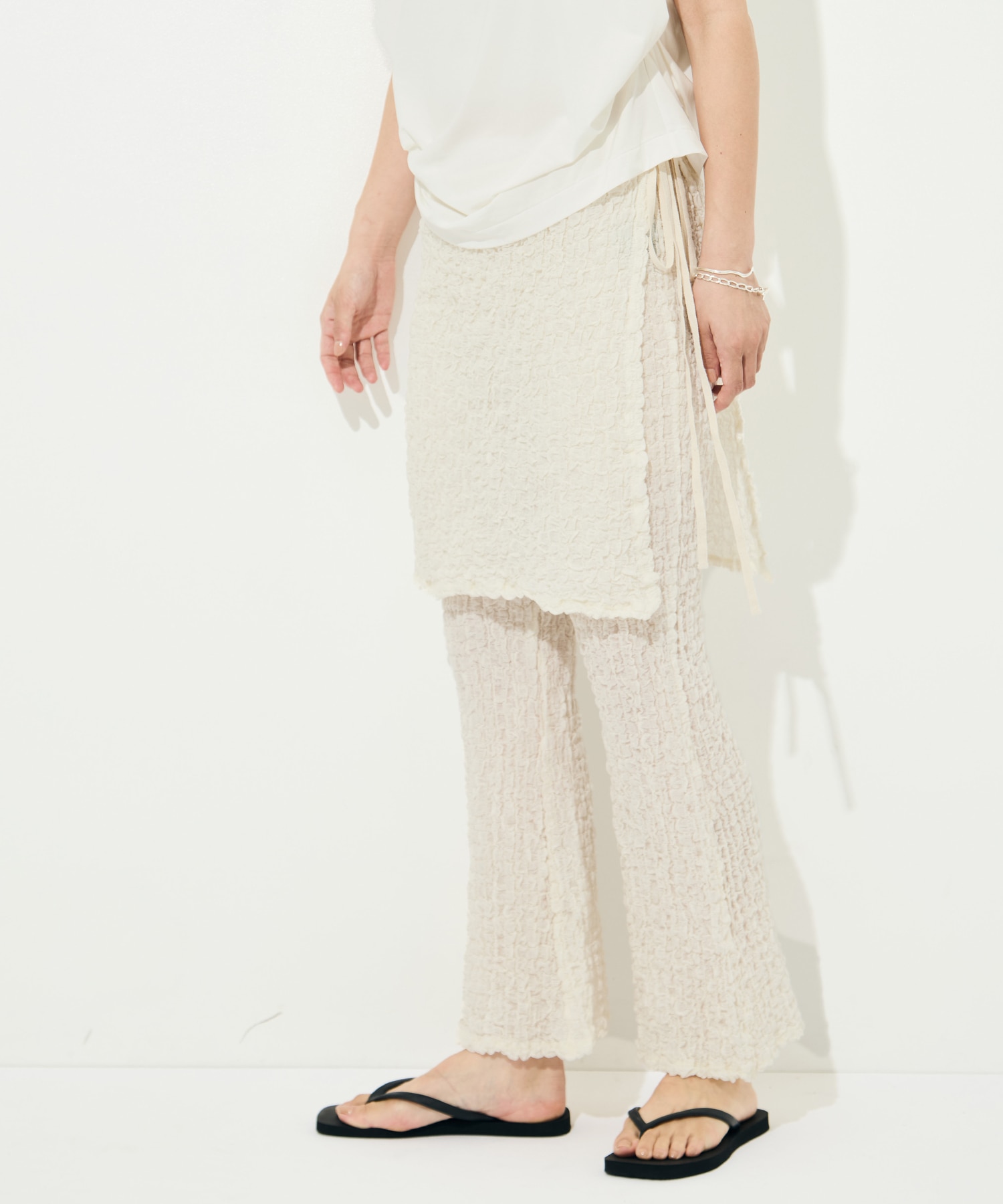 Shrink Lace Apron-Layered Flare Pants PHEENY