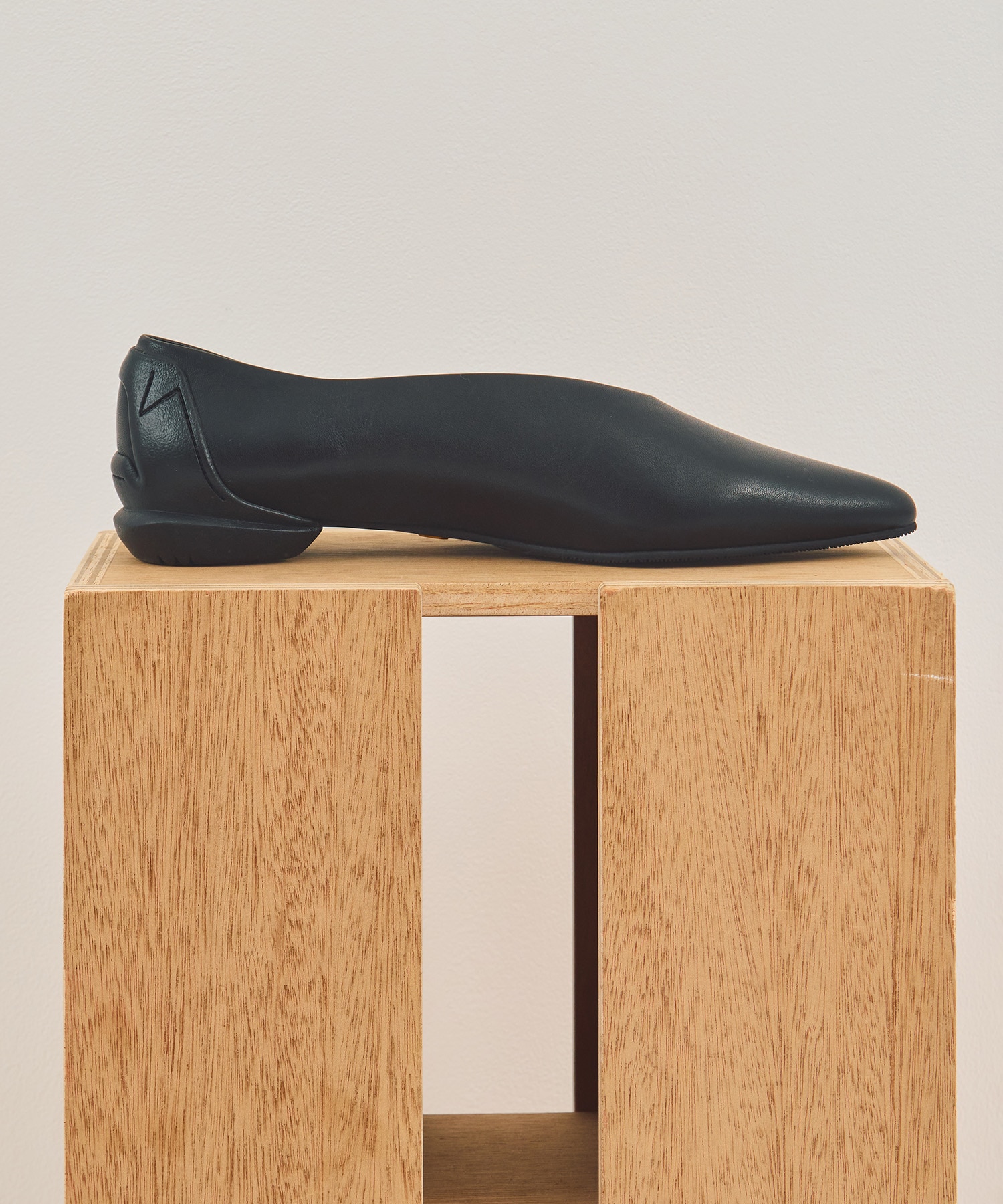 POINTED SLIT PUMPS SHISEI