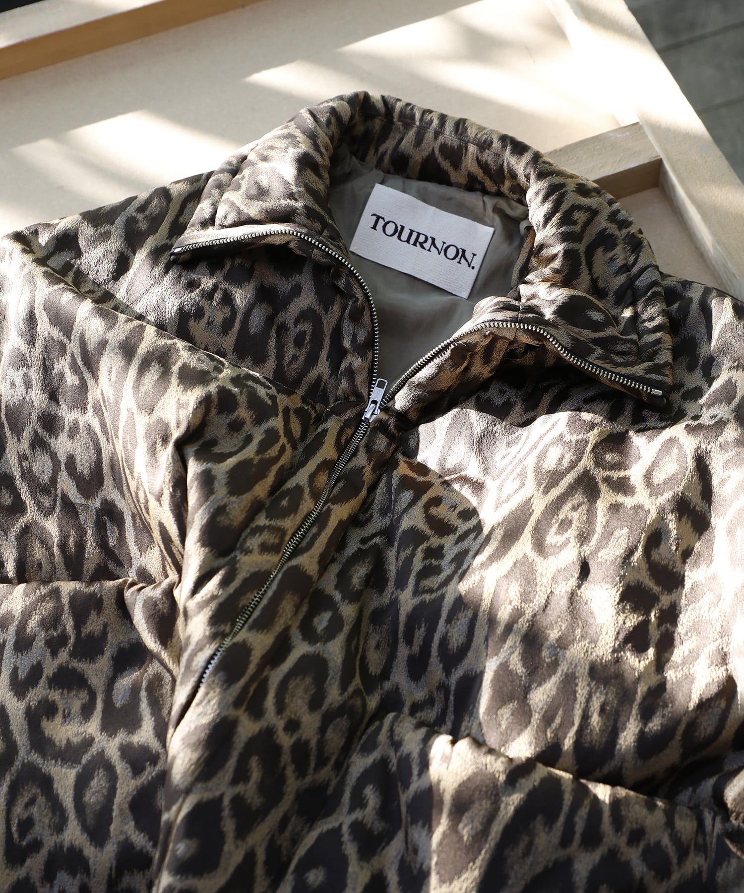 JACQUARD LEOPARD BATTING CT TOURNON.
