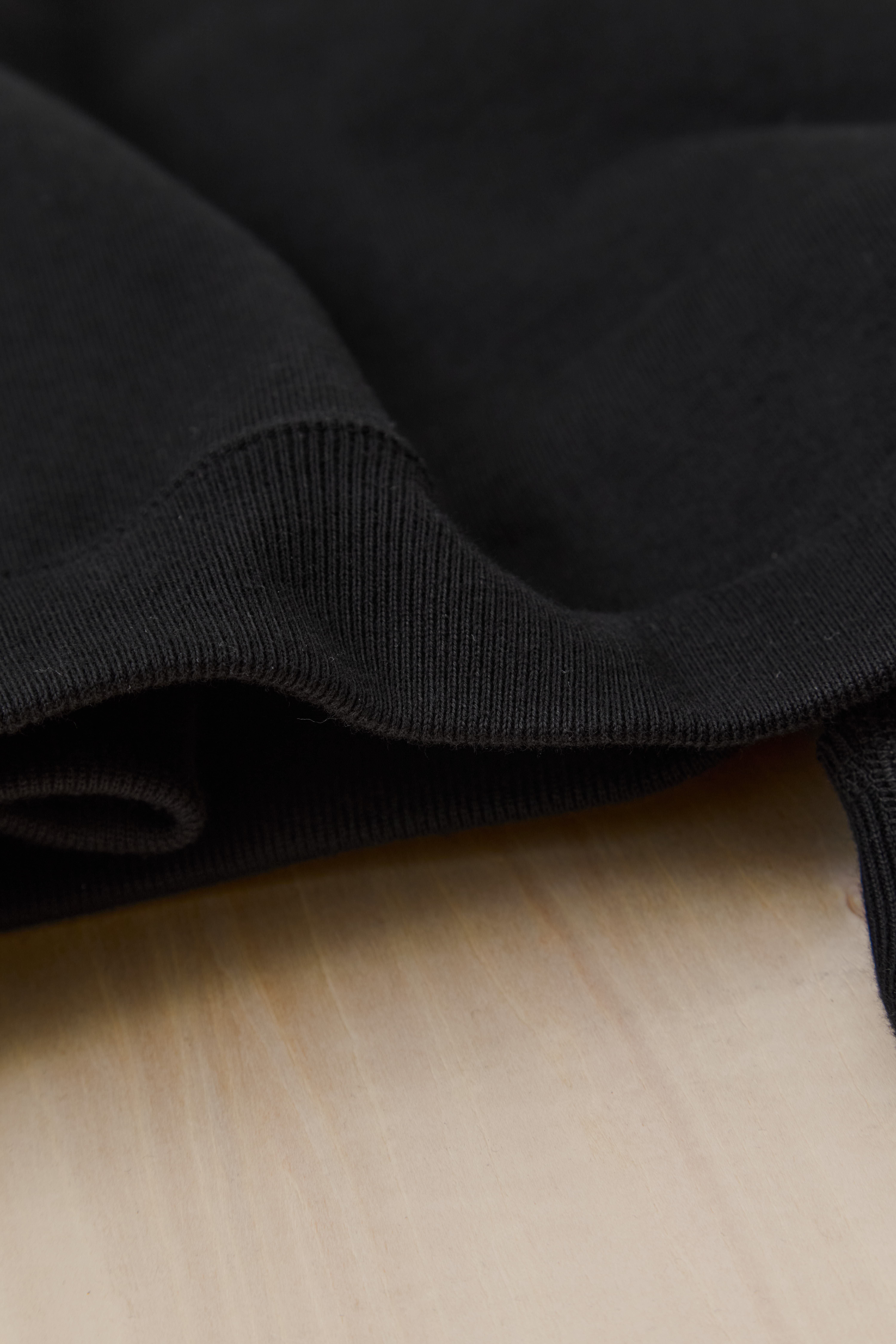 HUGE SHORT SWEAT MARKAWARE