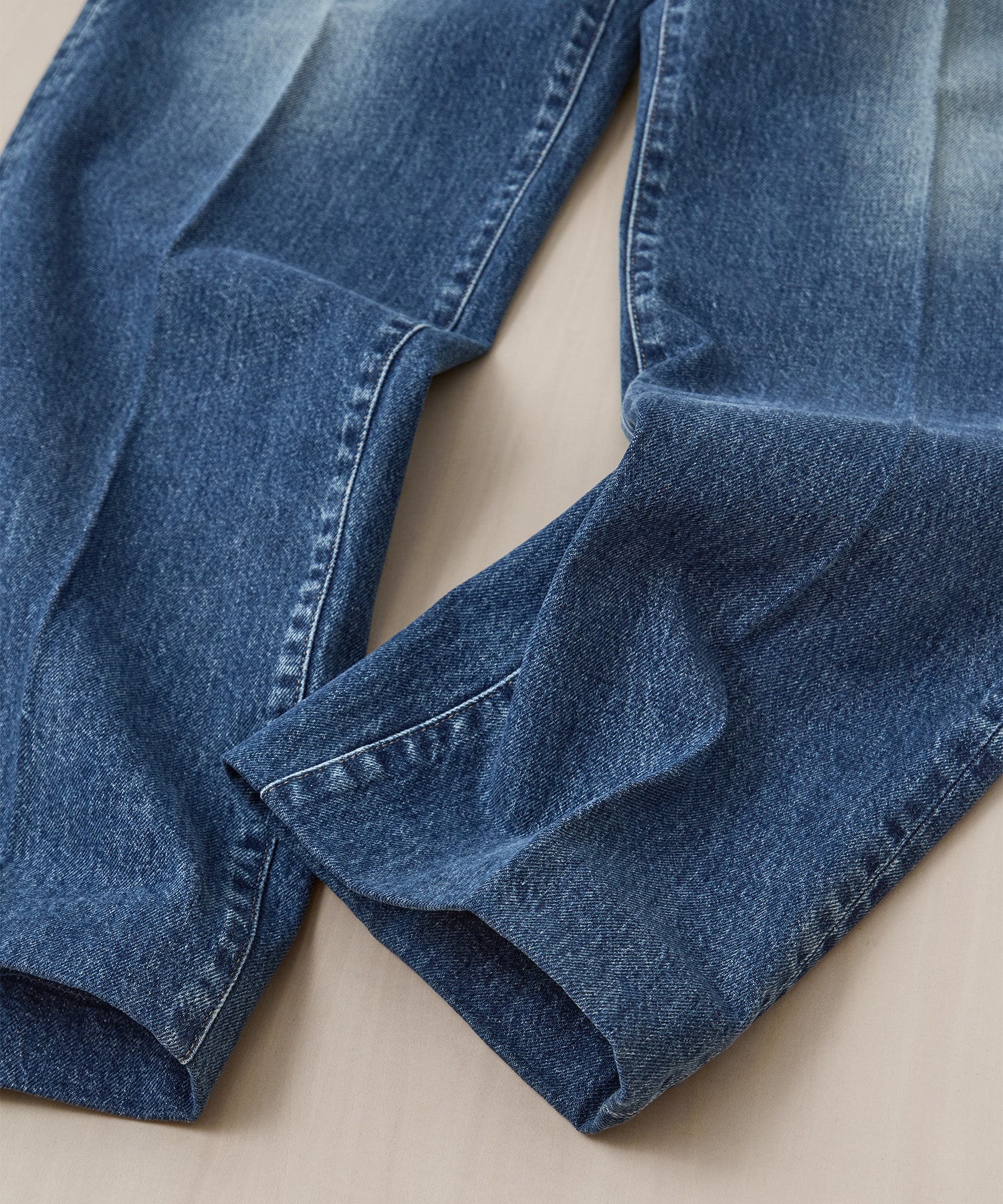 THE JEAN TROUSERS TANAKA