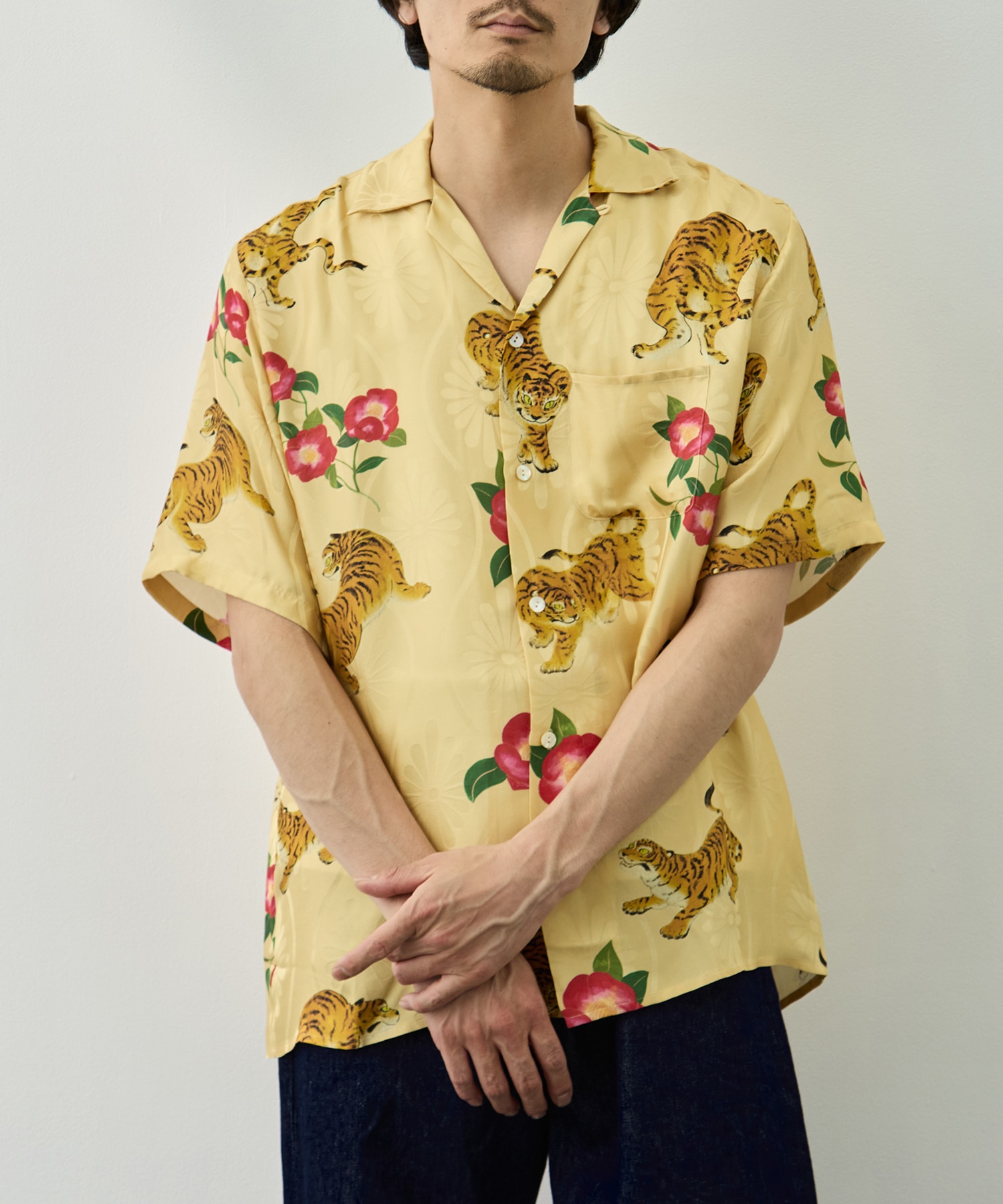SILK SHORT SLEEVE ALOHA SHIRT〈 TIGER CAMELLIA / YELLOW 〉 NIPOALOHA