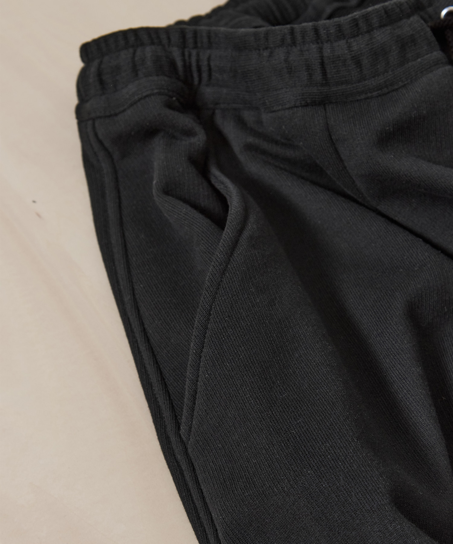 Pleated Balloon Sweat Shorts KHOKI