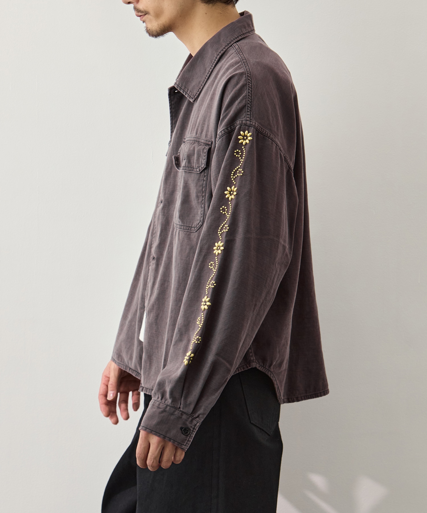 WIDE MILITARY SHIRT(袖：スタッズ) REMI RELIEF