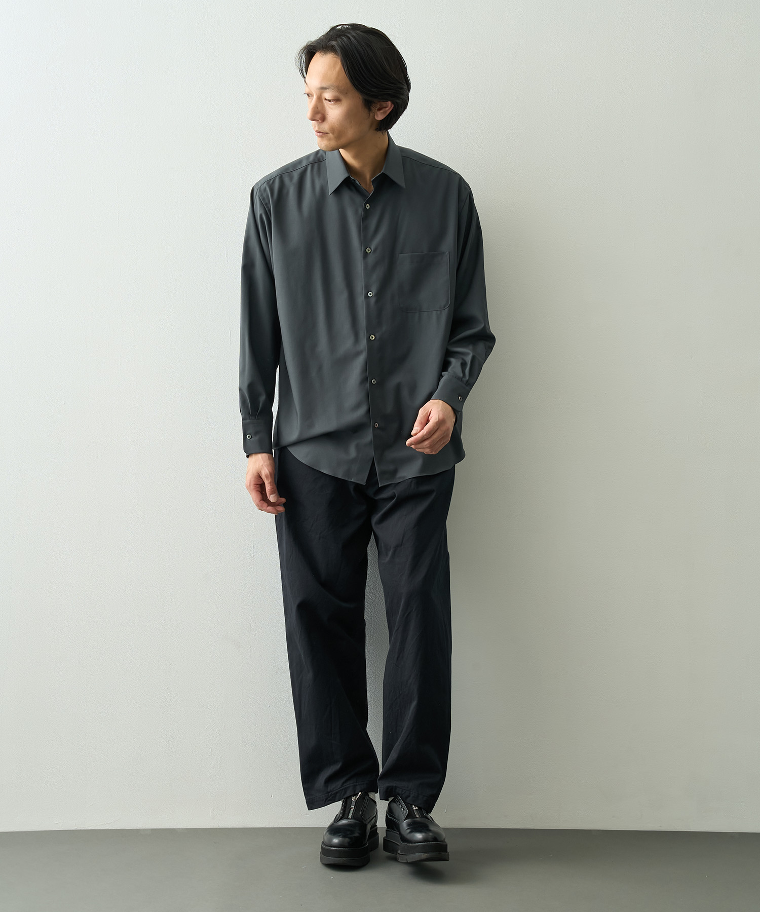 チノパンツ　ワイドテーパード YAECA