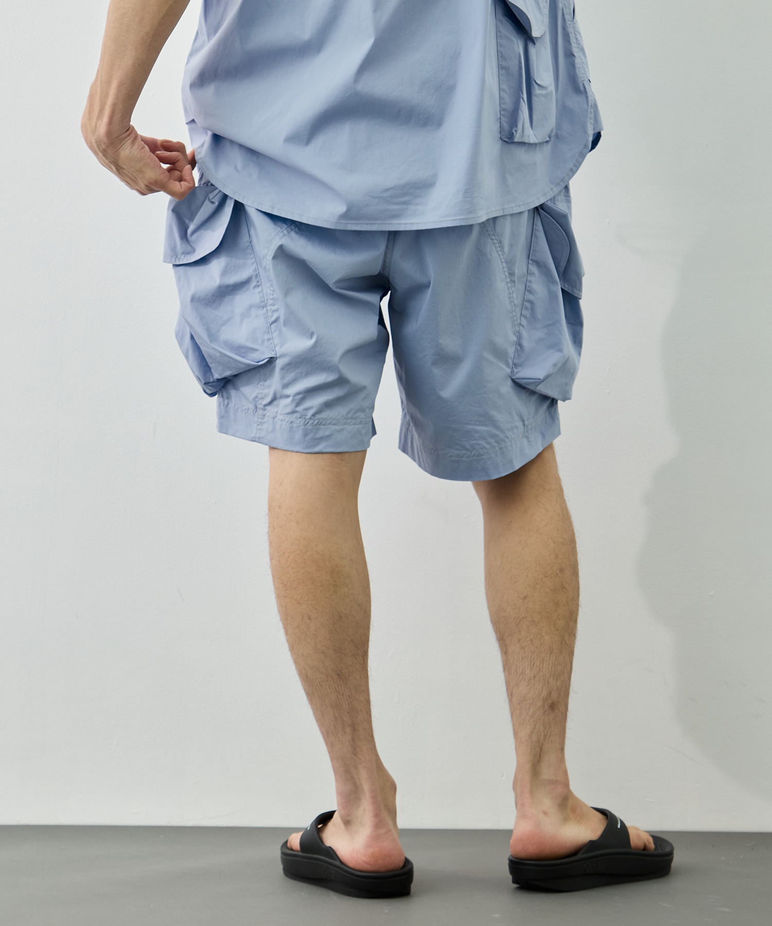 multi pocket short pants and wander