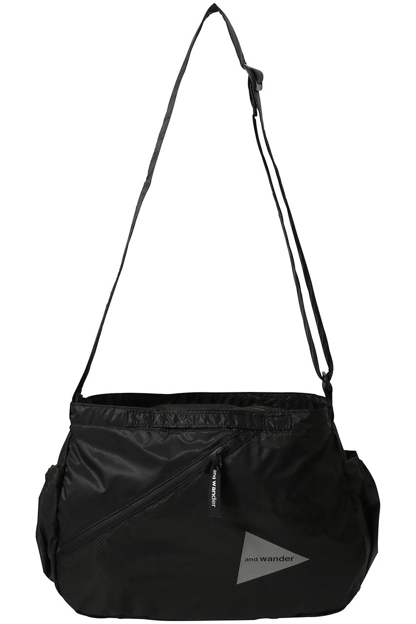 Sil Shoulder Bag and wander