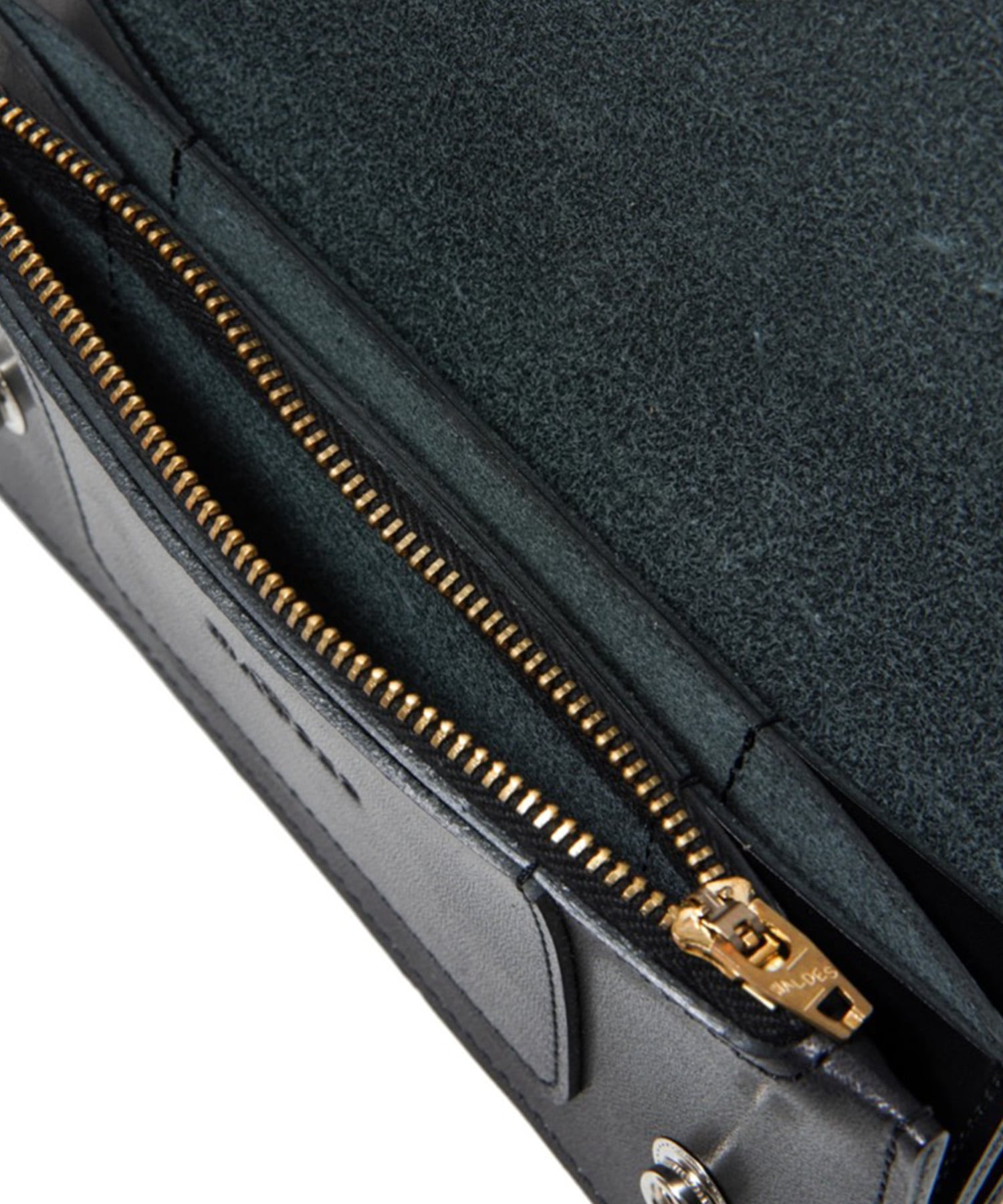 TRACKER WALLET AND WALLET CHAIN MASSES