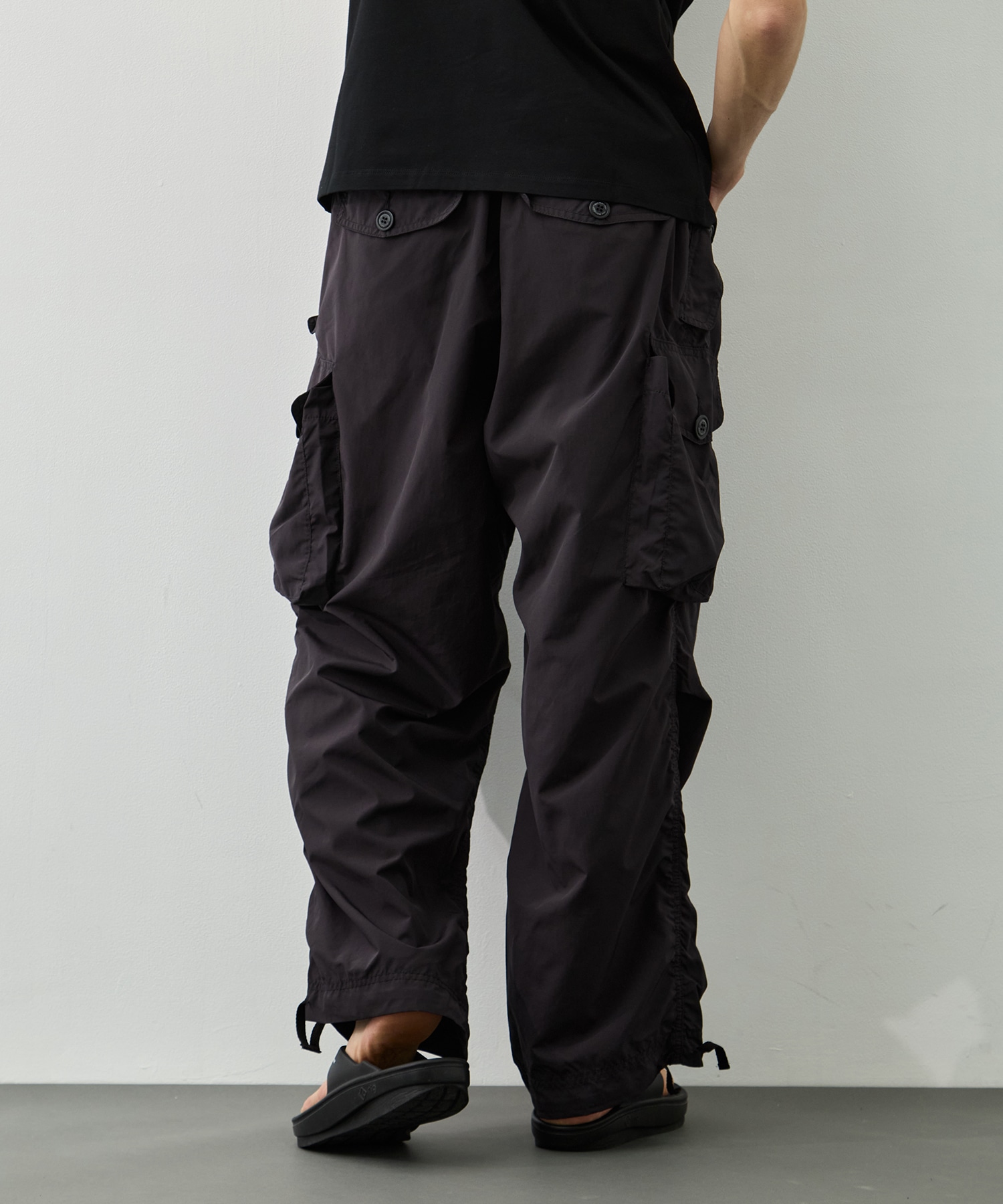 OVERSIZED CARGO PANTS and wander