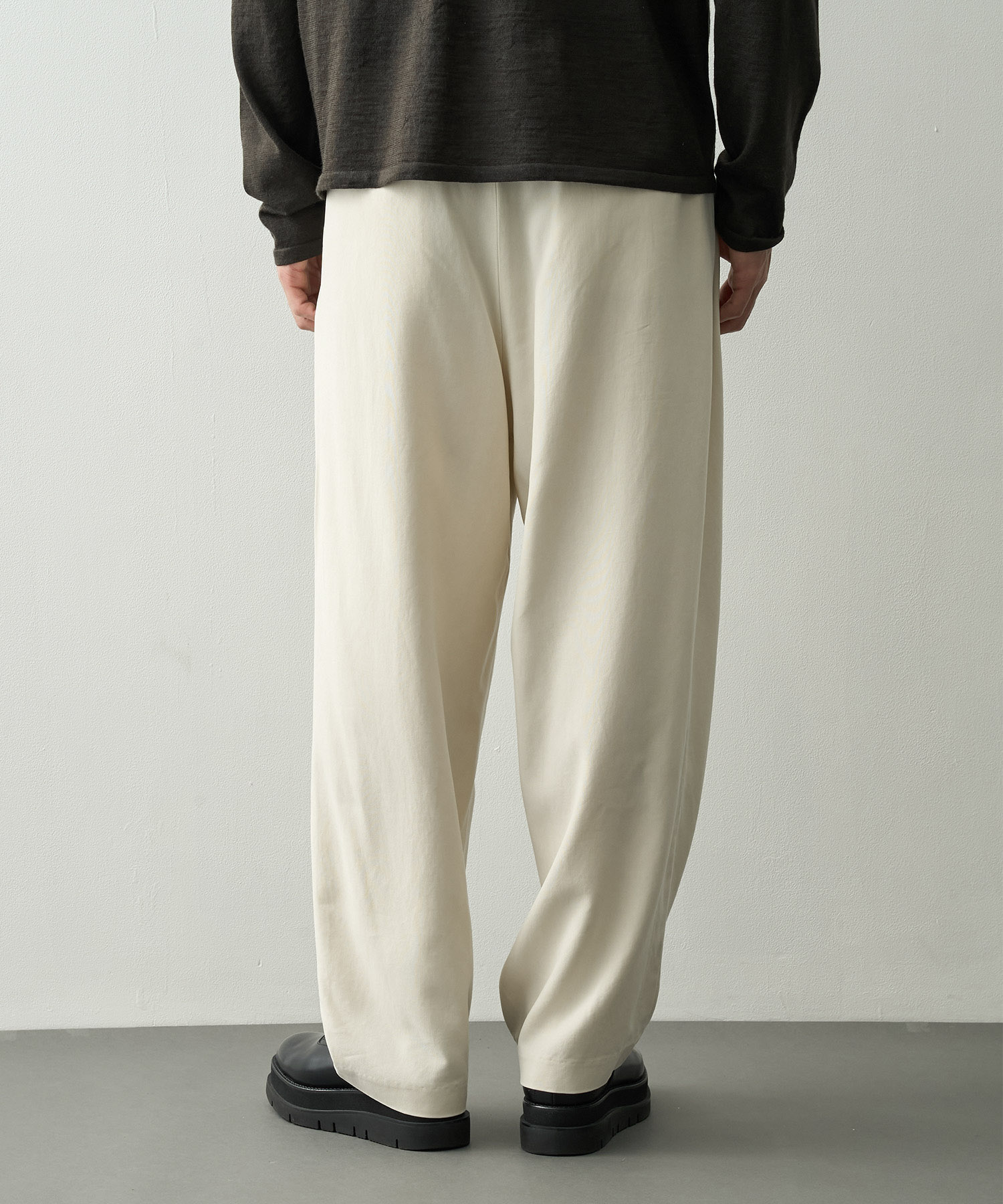 別注tencel wide slacls concause