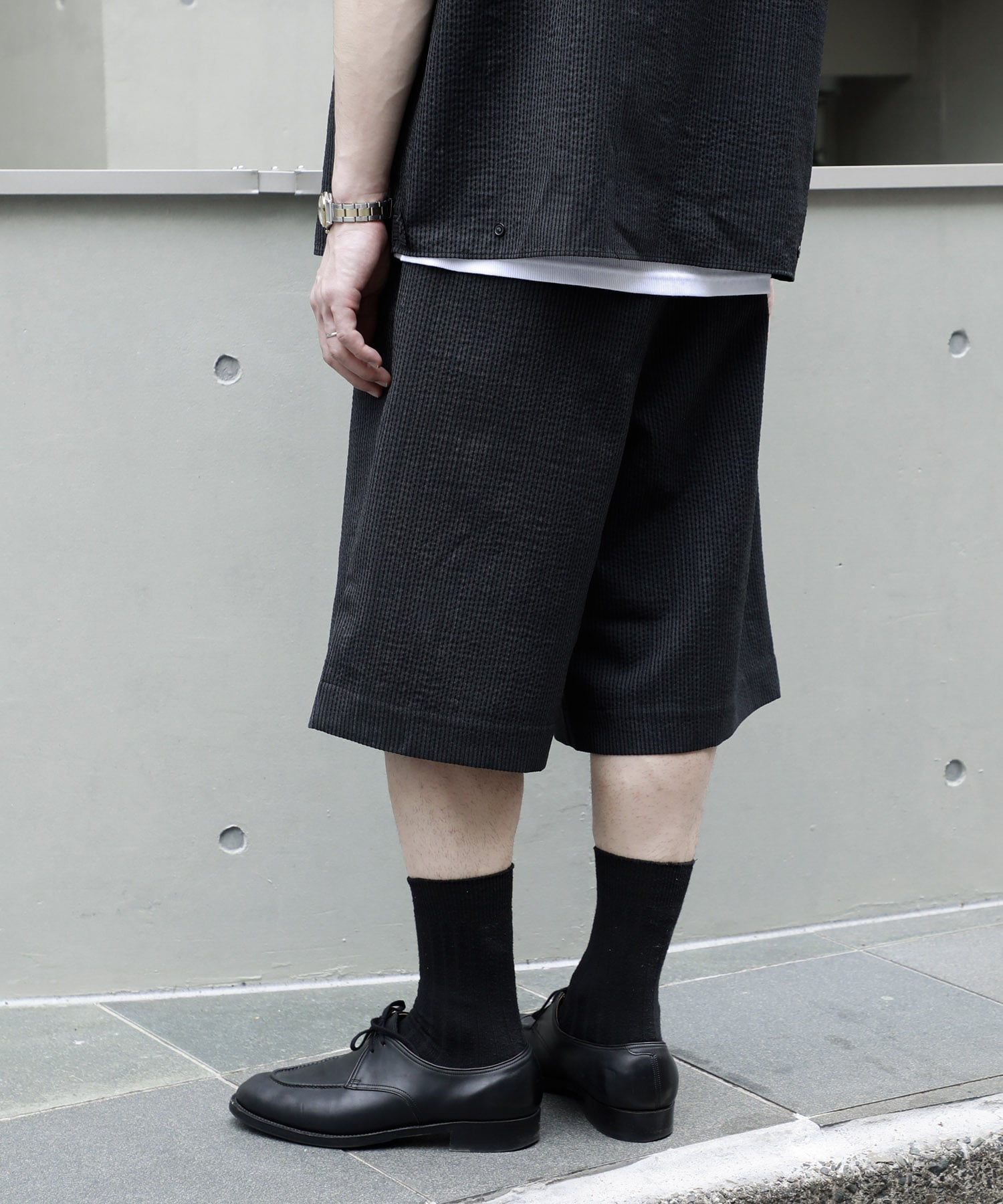 DOUBLE TUCK SHORTS marka